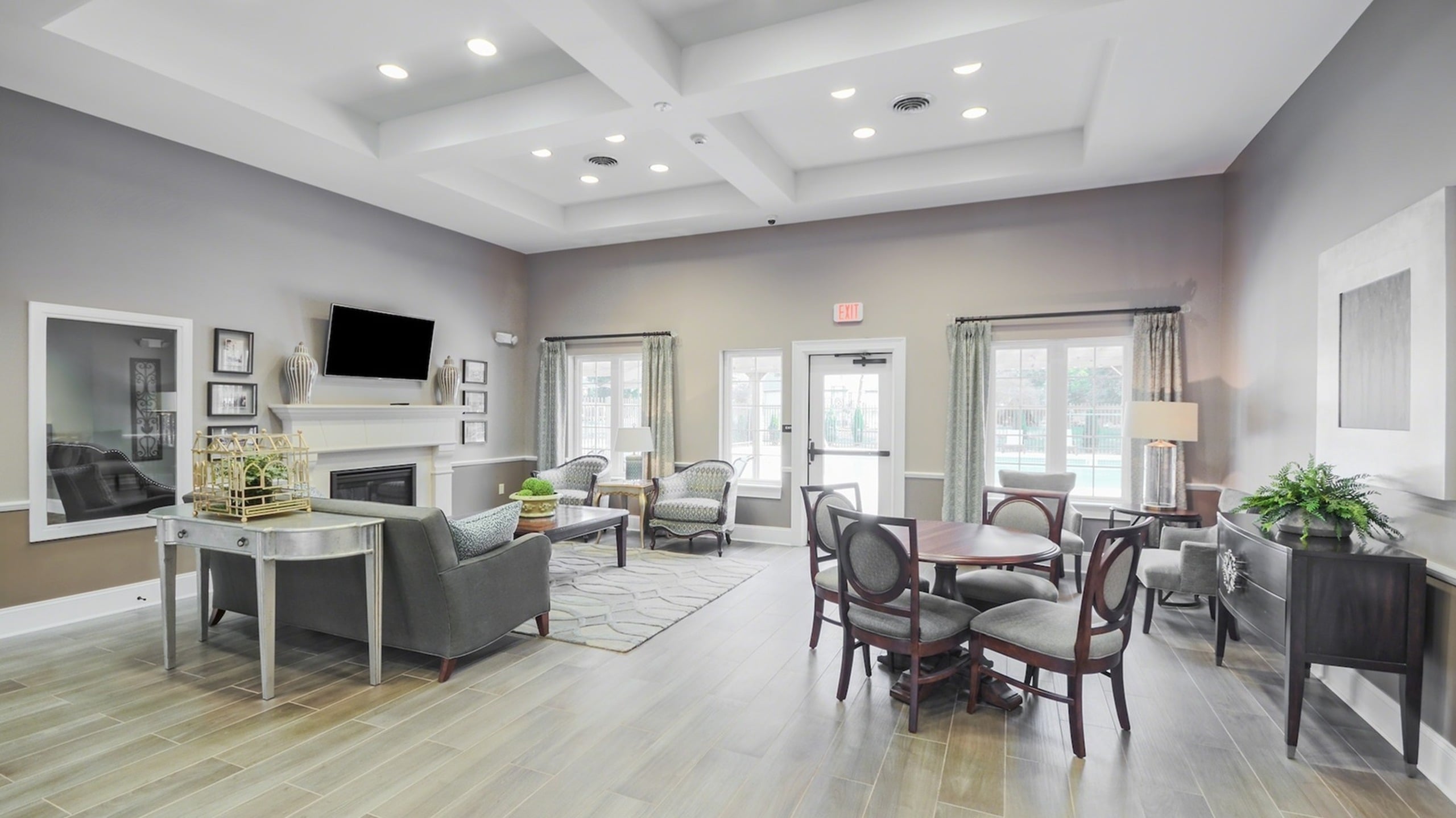 Chateau de Ville leasing office