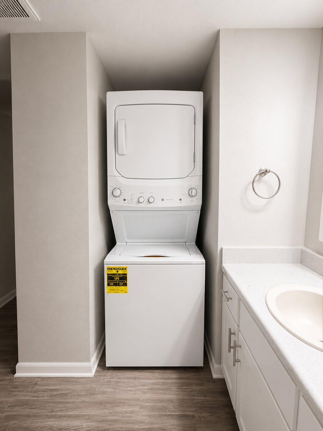 Apartment amenities at Copper Creek Apartments