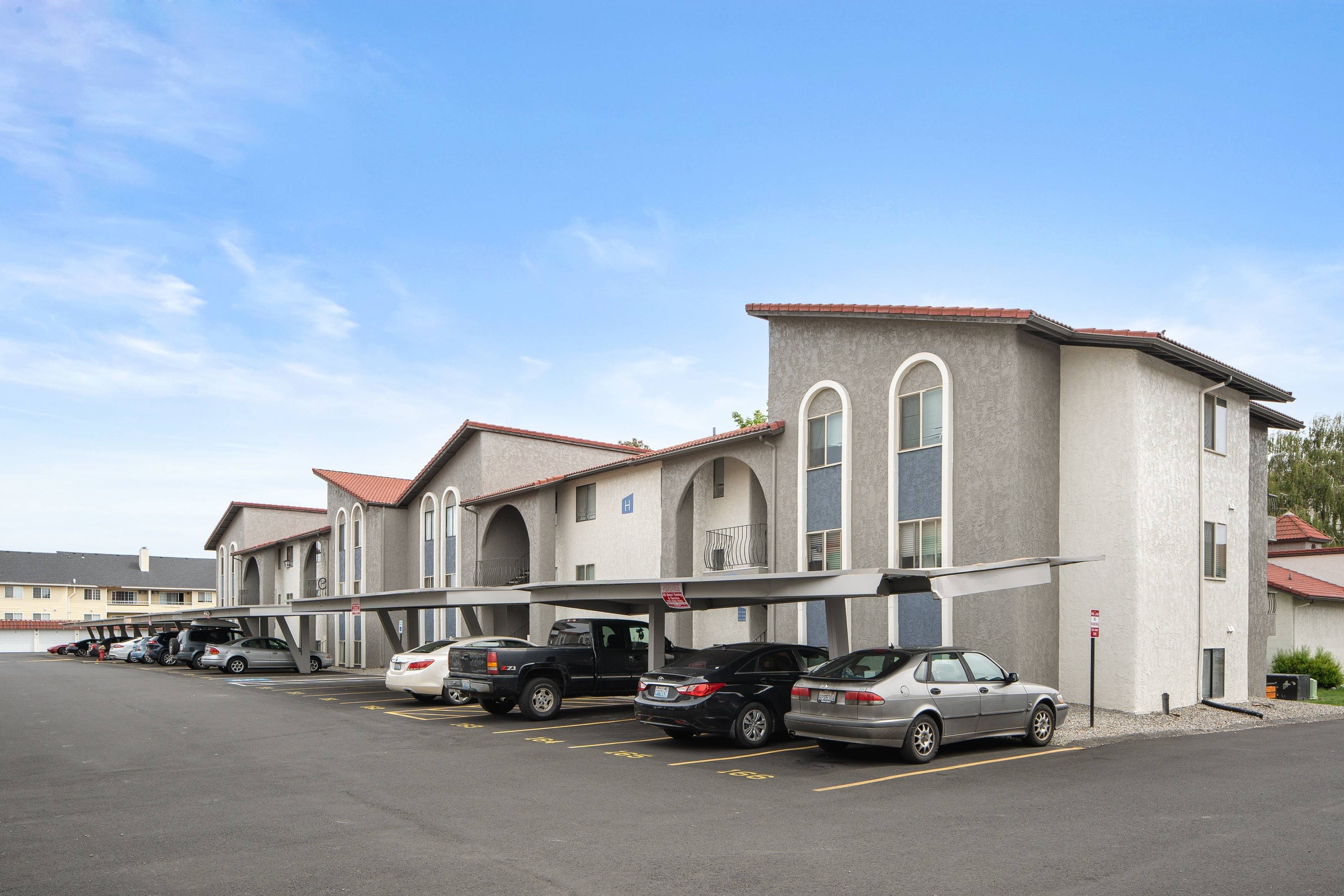 View Photos Serrano Apartments