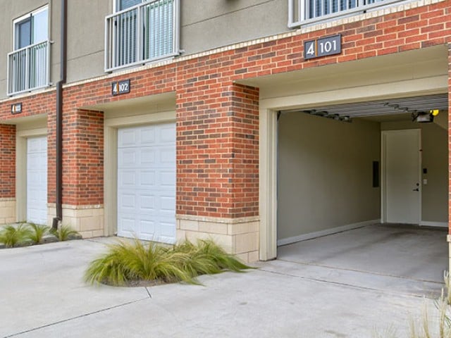 Lunar - Unfurnished Image