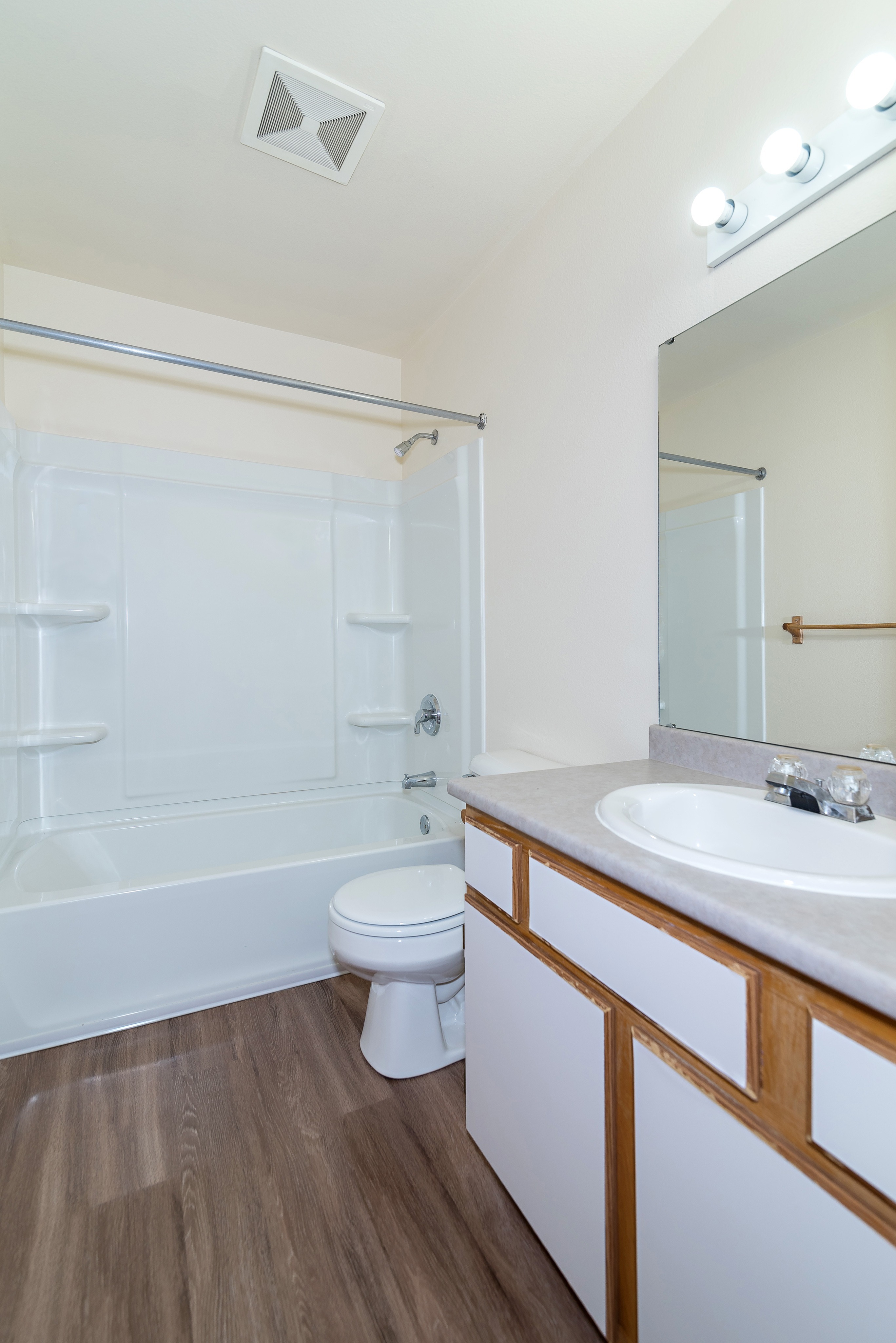 View Photos Rainier Apartments