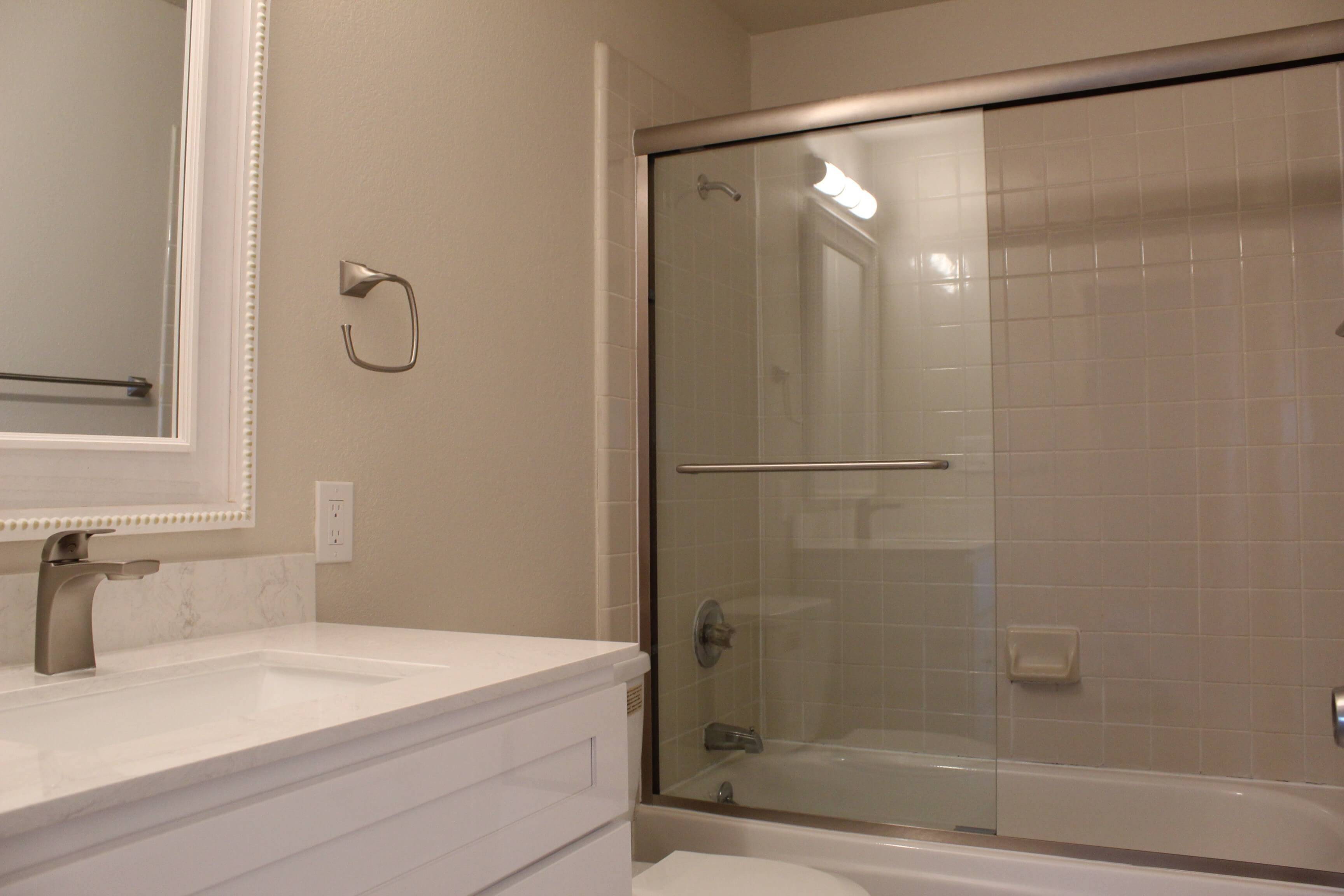 2x2 2 Bed Apartment Sunhill Apartments