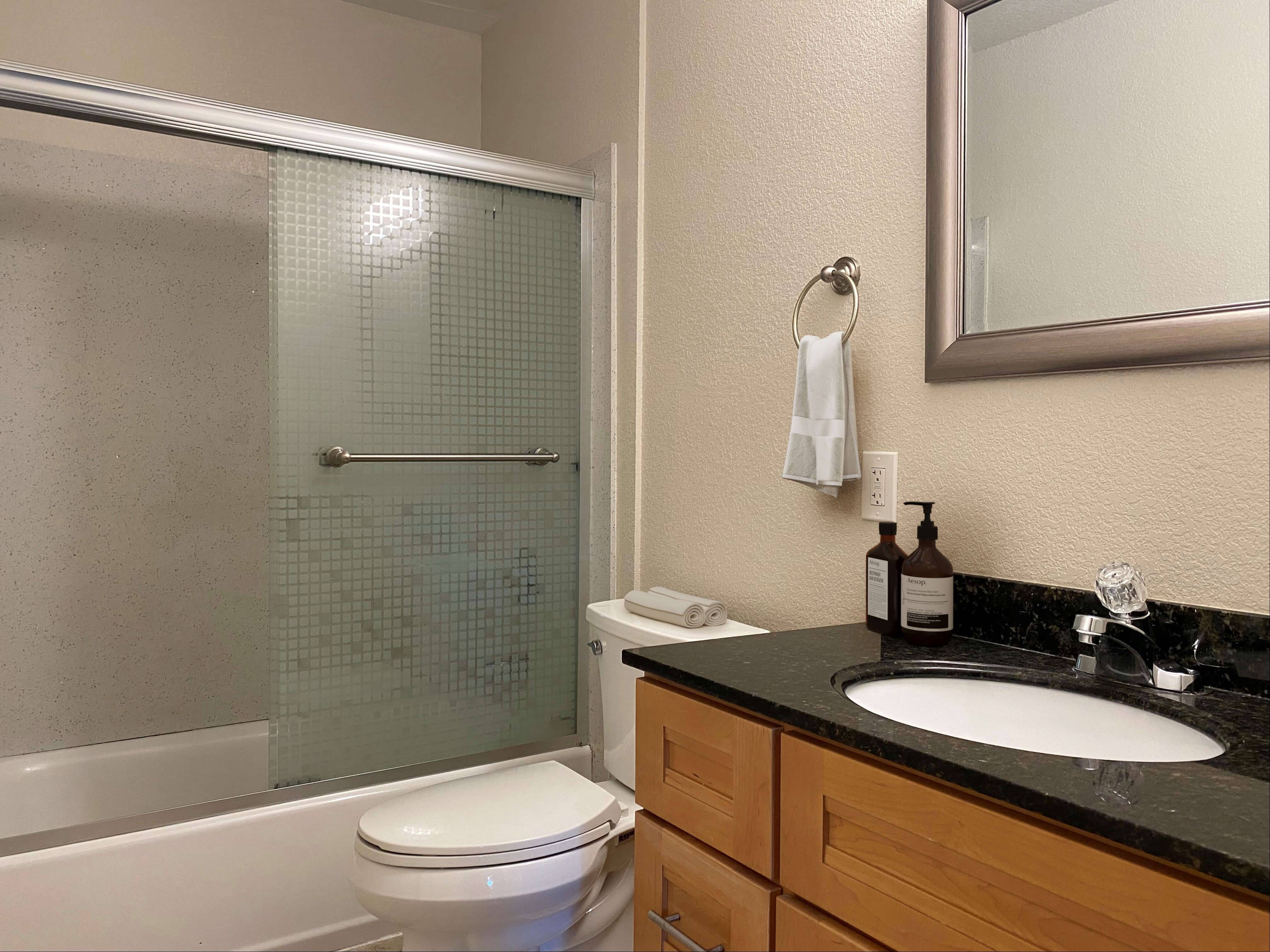 3x2 3 Bed Apartment Sunhill Apartments