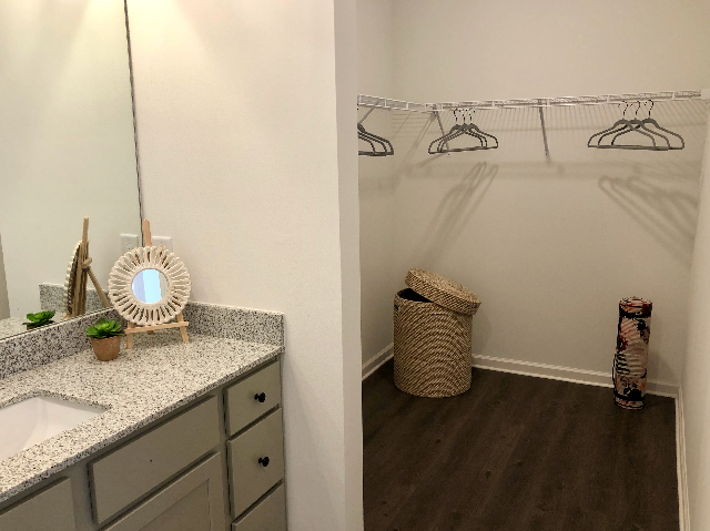 Walk in Closet | Apartments in Knoxville, TN | Flagship Kerns