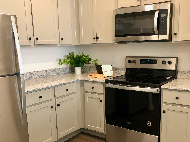 Modern Kitchen | Apartments in Knoxville, TN | Flagship Kerns
