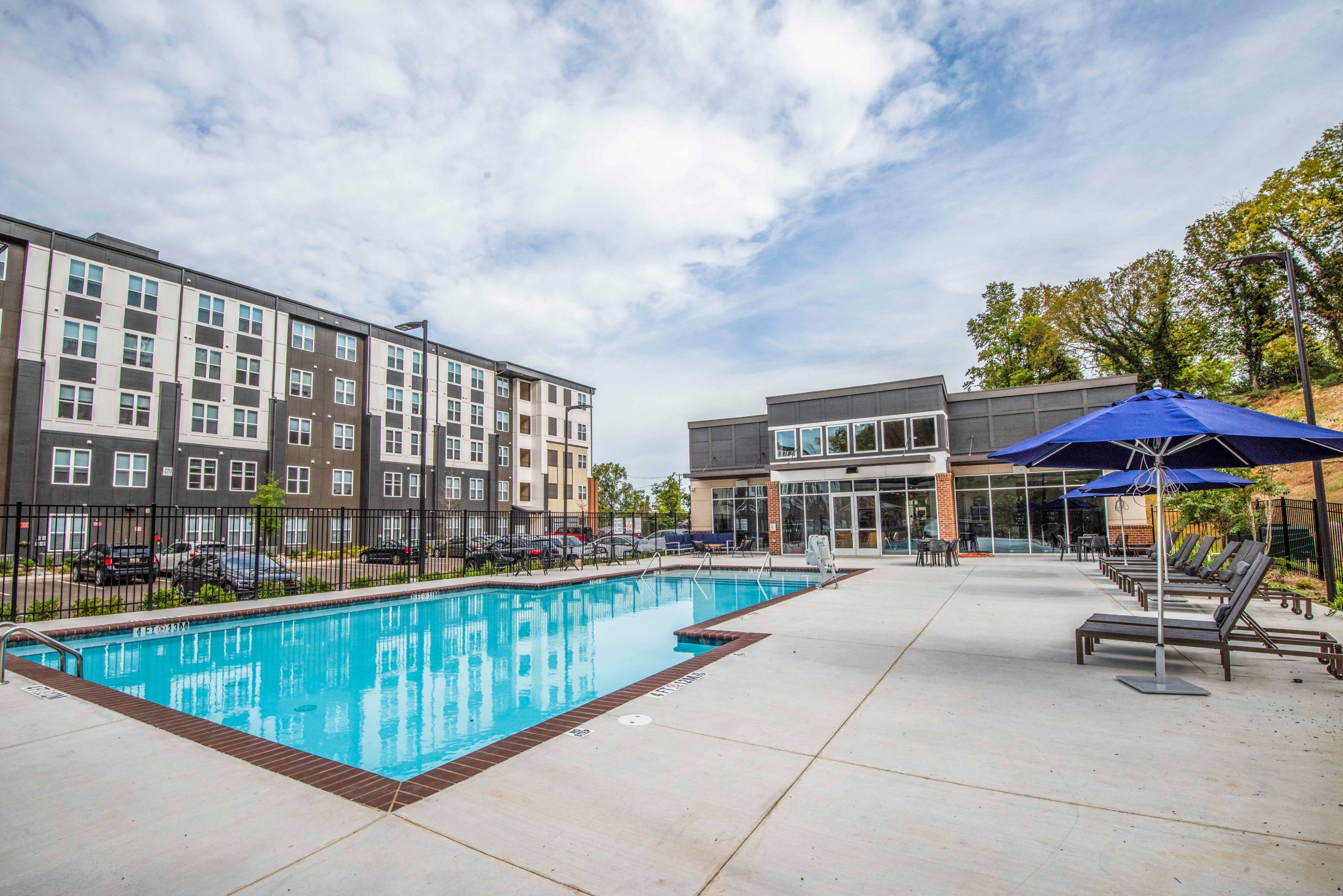 Sparkling Pool | Flagship Kerns | Apartments in Knoxville, TN