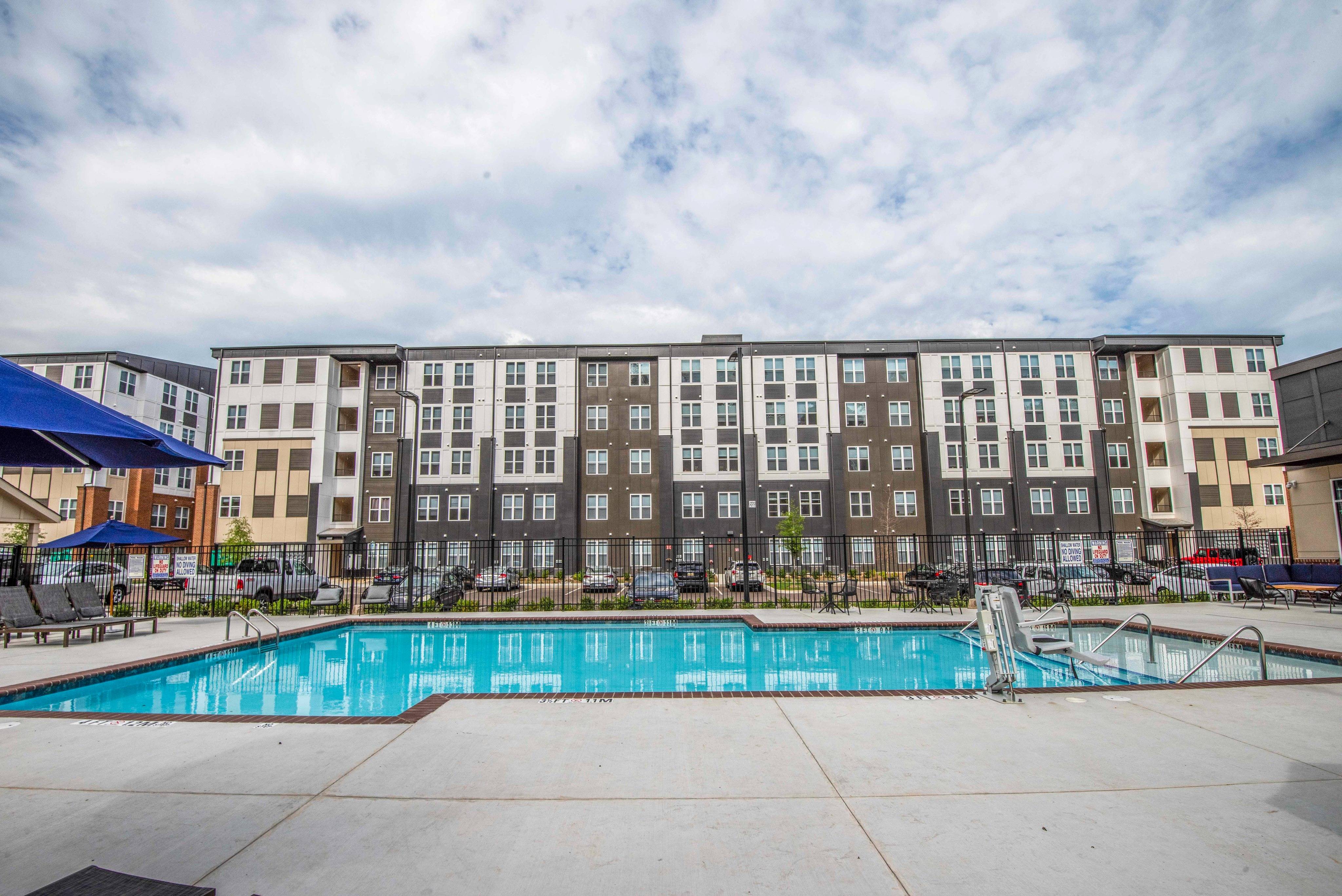 Pool Deck | Flagship Kerns | Knoxville Apartments