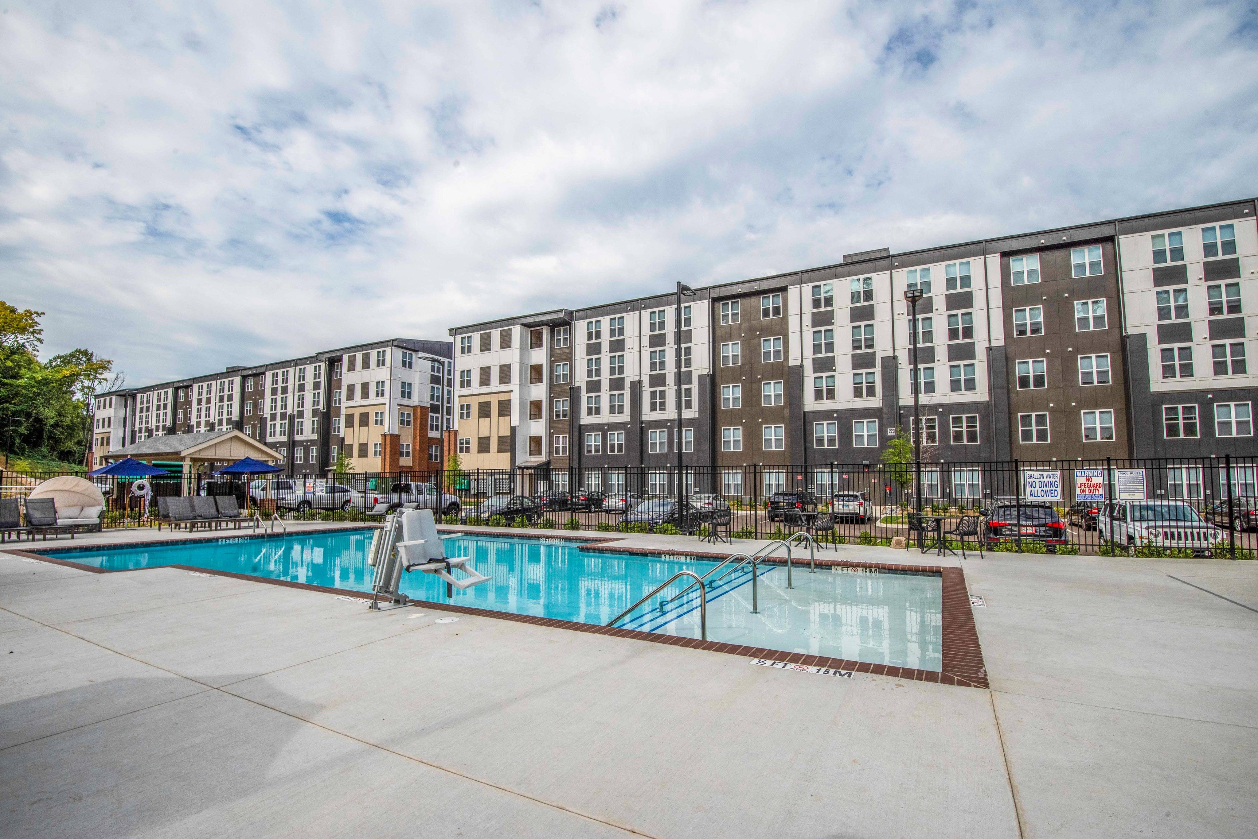 Pool Deck | Flagship Kerns | Knoxville Apartments