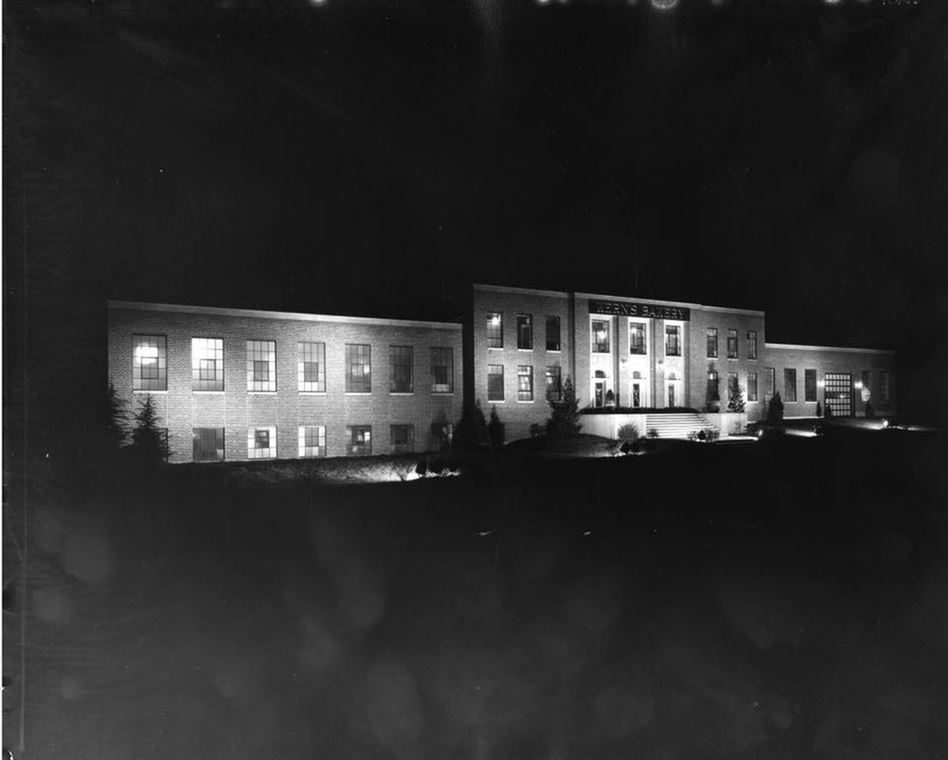 Historic Kerns Bakery at night | Apartments in Knoxville, TN | Flagship Kerns