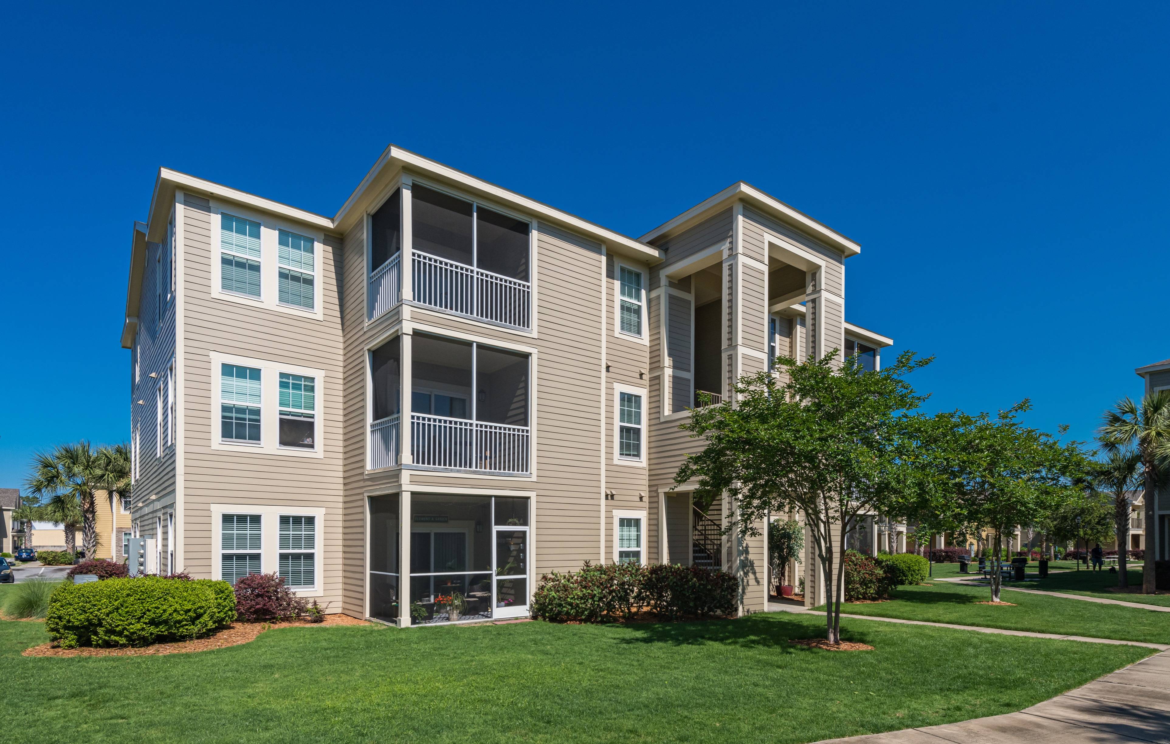 View Photos & Take A Virtual Tour Edgewater Crossings