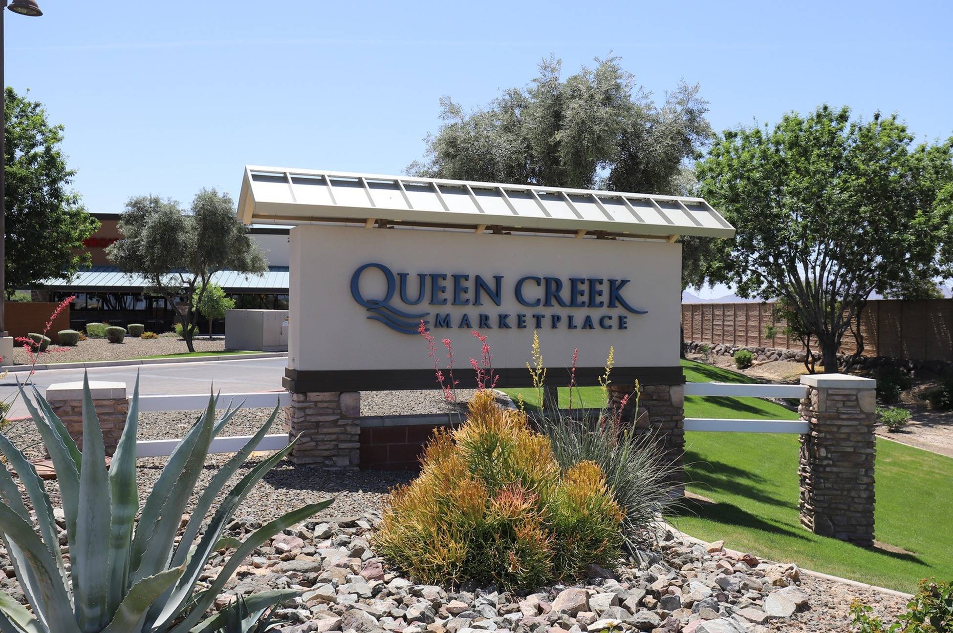 Upscale 1, 2, & 3 Bedroom Apartments in Queen Creek, AZ Acero Queen