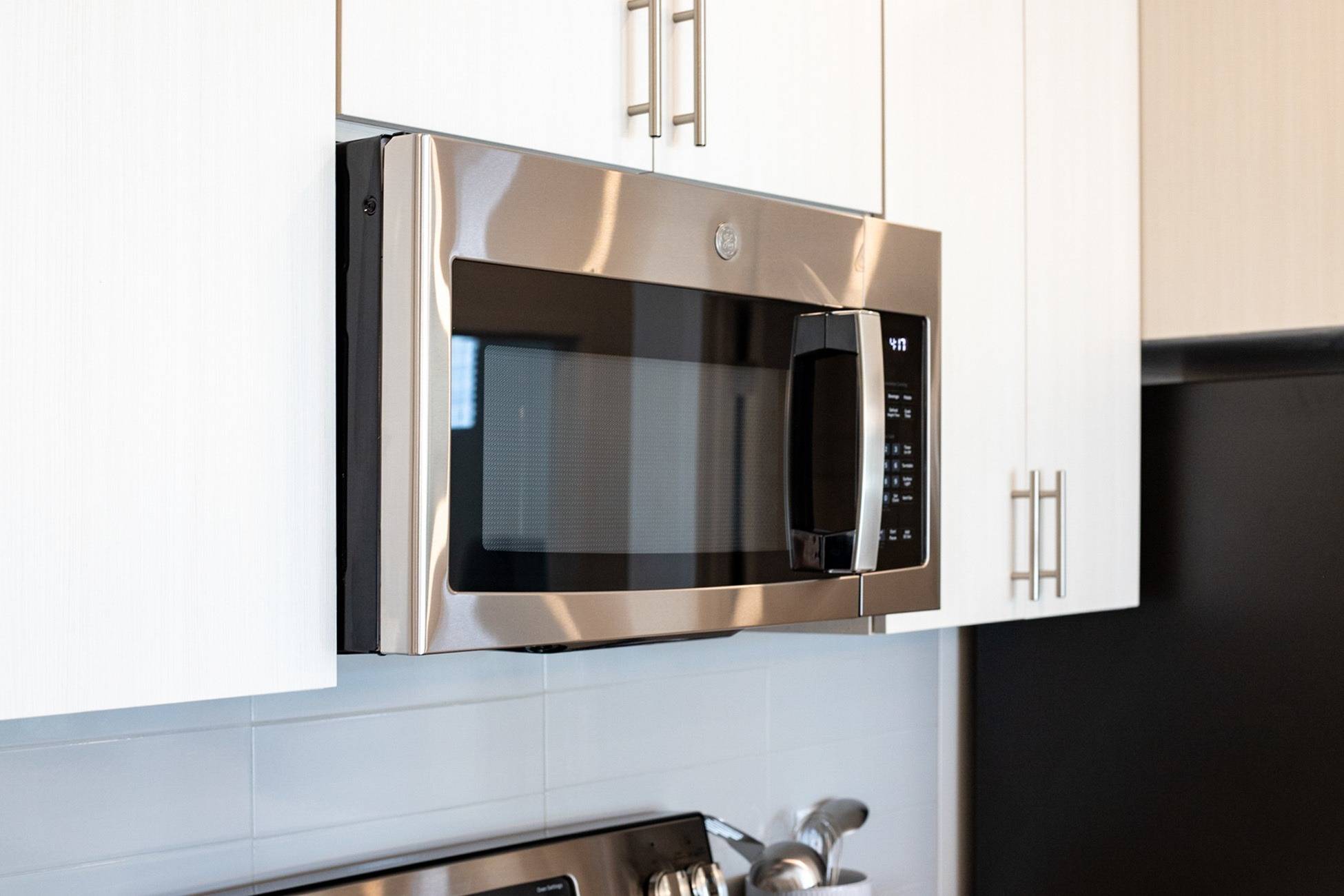 Pet Friendly Apartments in Glendale, with InHome Washer/Dryer, WalkIn Closets, Fitness Center