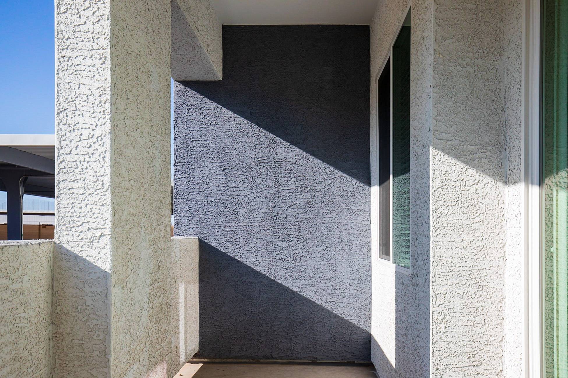 Pet Friendly Apartments in Glendale, with InHome Washer/Dryer, WalkIn