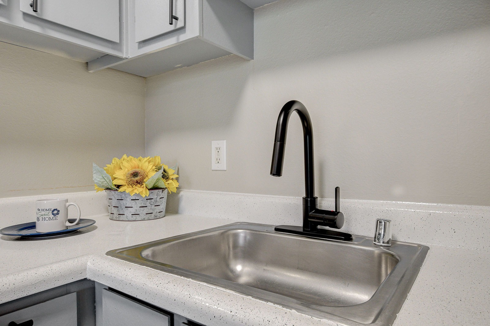 View Photos Cameron Apartments