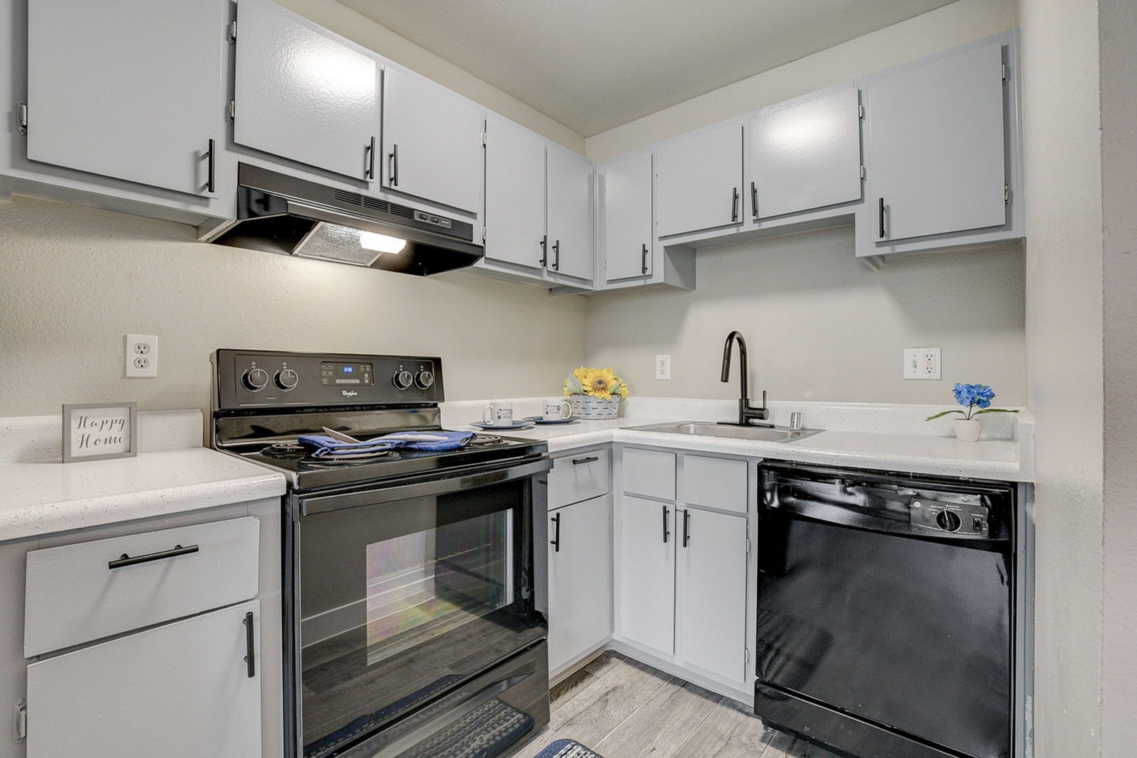 View Photos Cameron Apartments