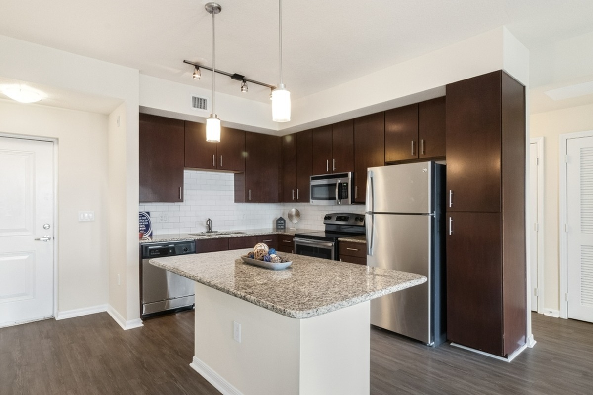 Photos Cottonwood Lighthouse Point Apartments in Pompano Beach, Florida