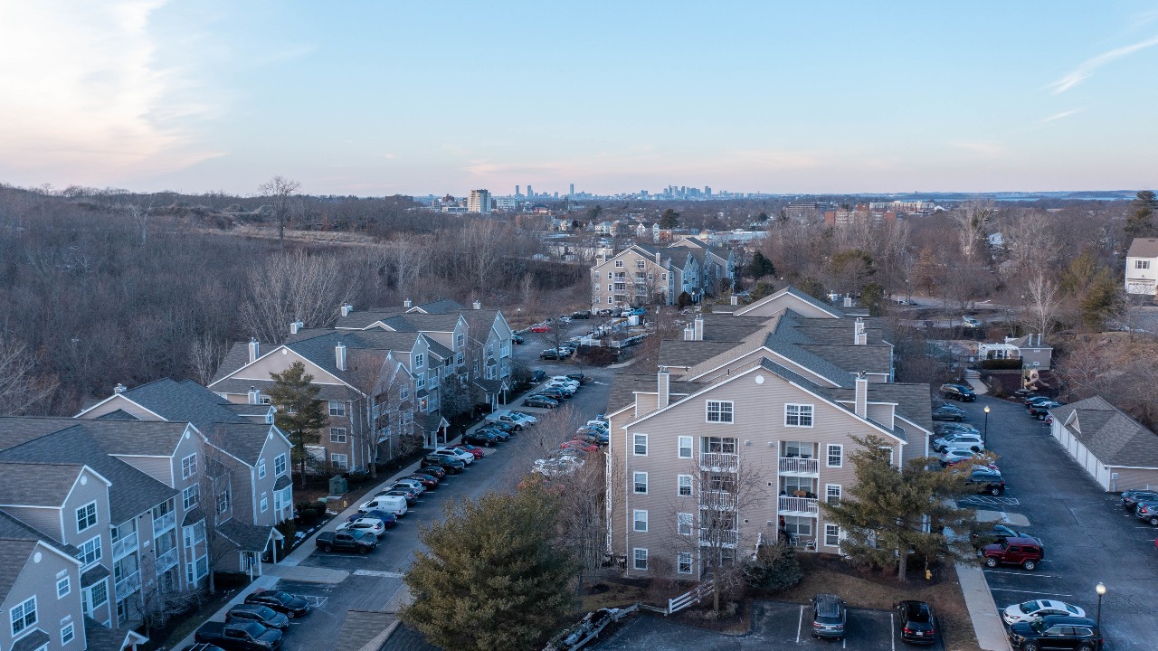 Alister Quincy's Gallery Alister Quincy Apartments, MA