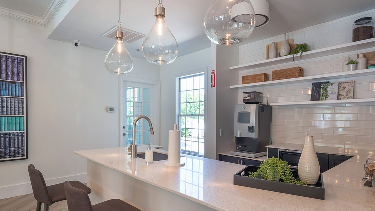 Alister Quincy's Gallery Alister Quincy Apartments, MA