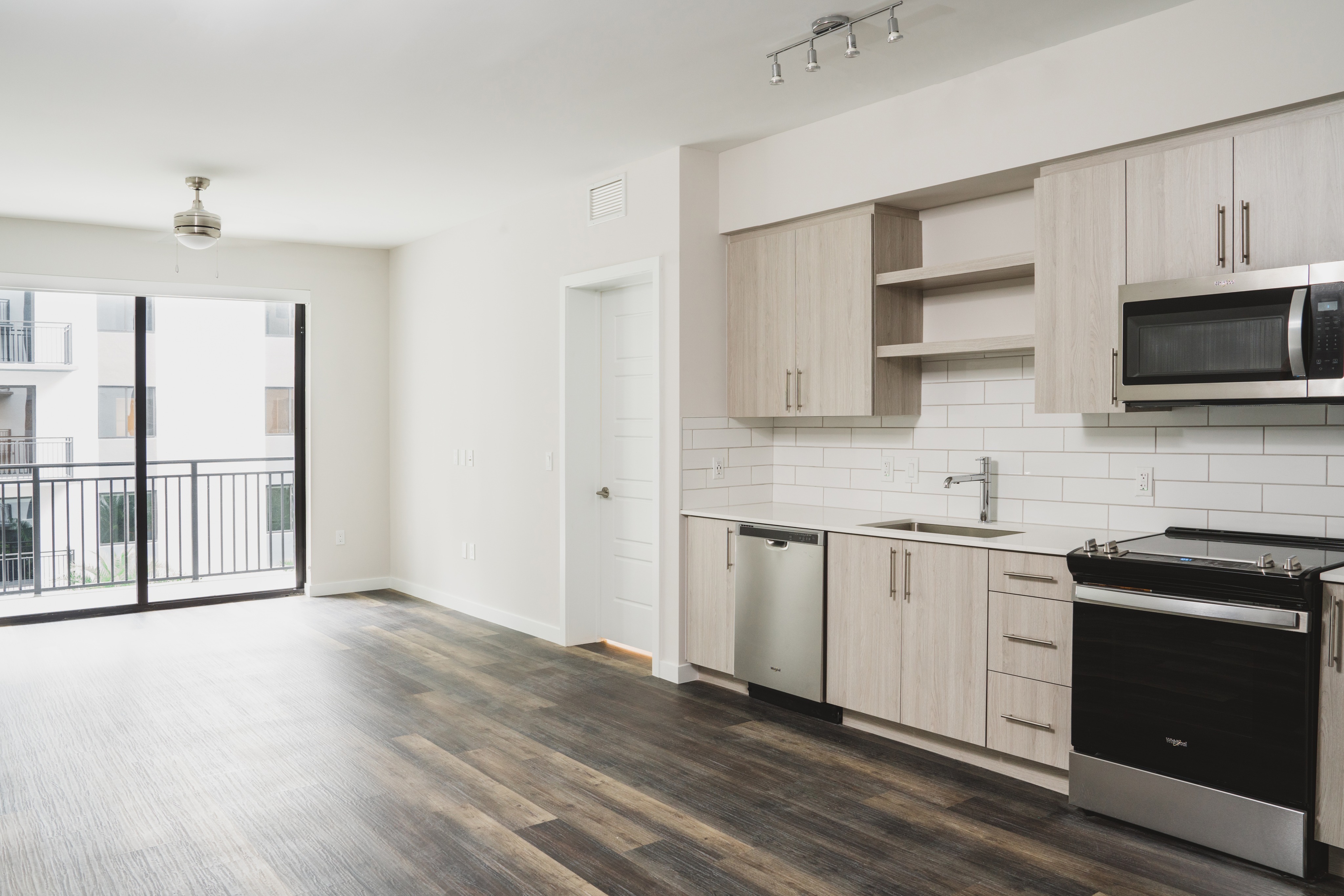 View Photos & Take A Virtual Tour Modera Coral Springs