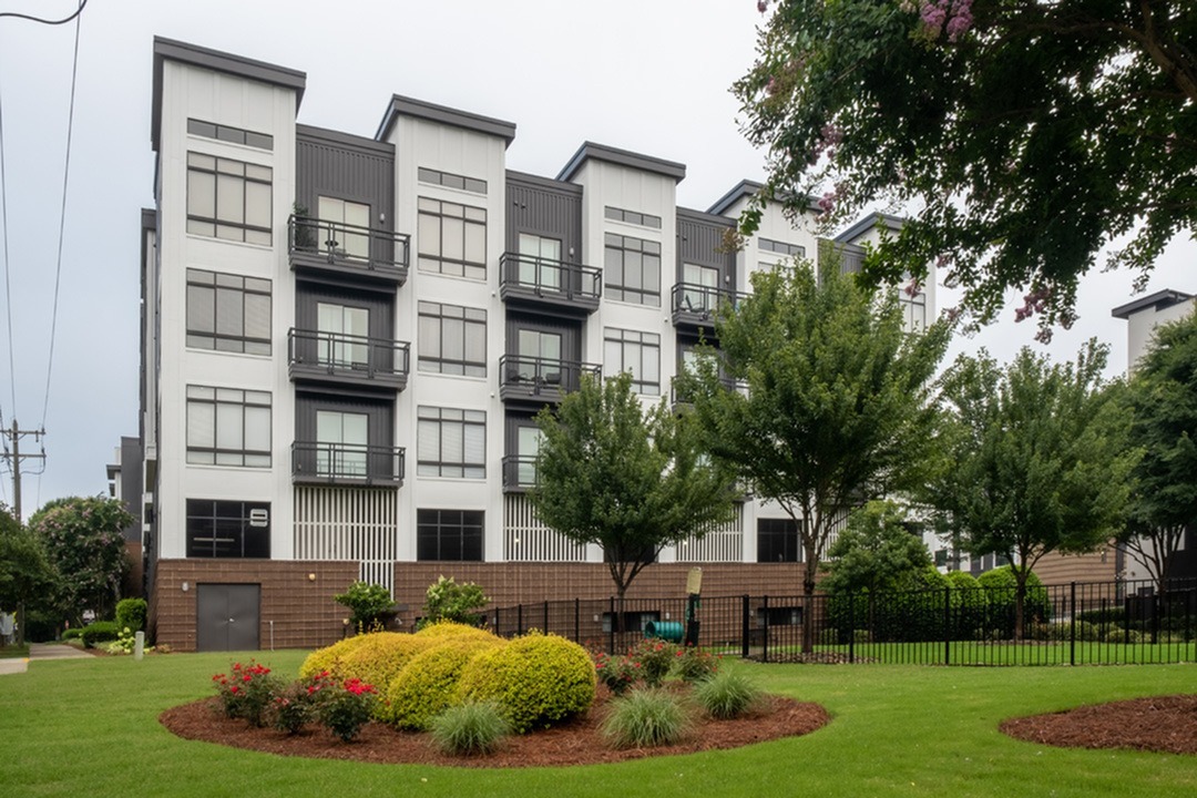 Amenities Alister Uptown Apartments in Charlotte, NC