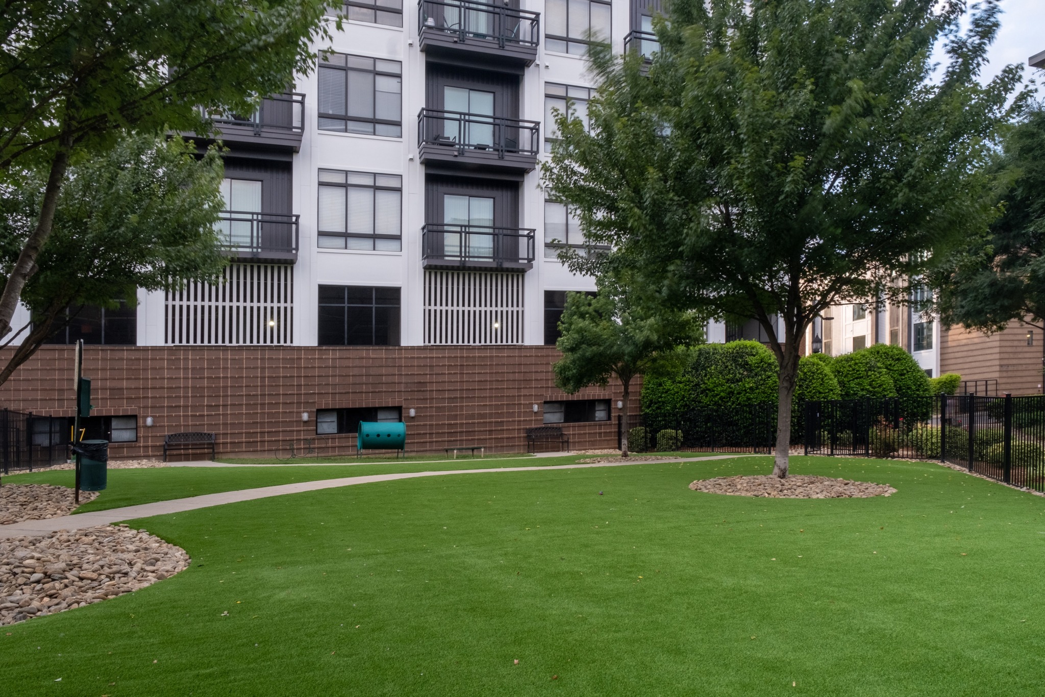 Amenities Alister Uptown Apartments in Charlotte, NC