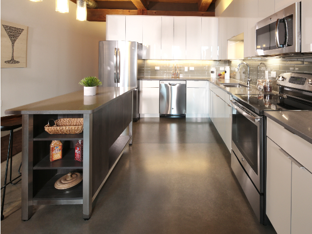 L shaped kitchen with large island