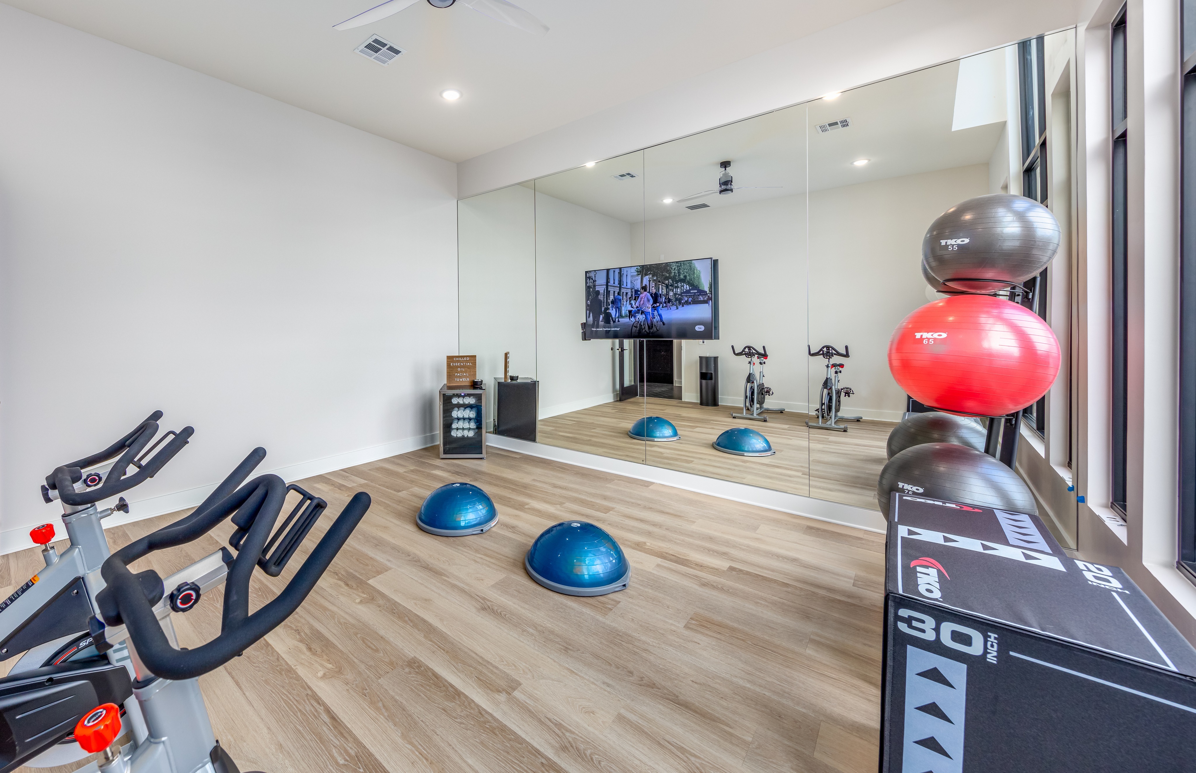 Photos & Tour ENCORE Apartment Homes Luxury Apartments in Belton, MO