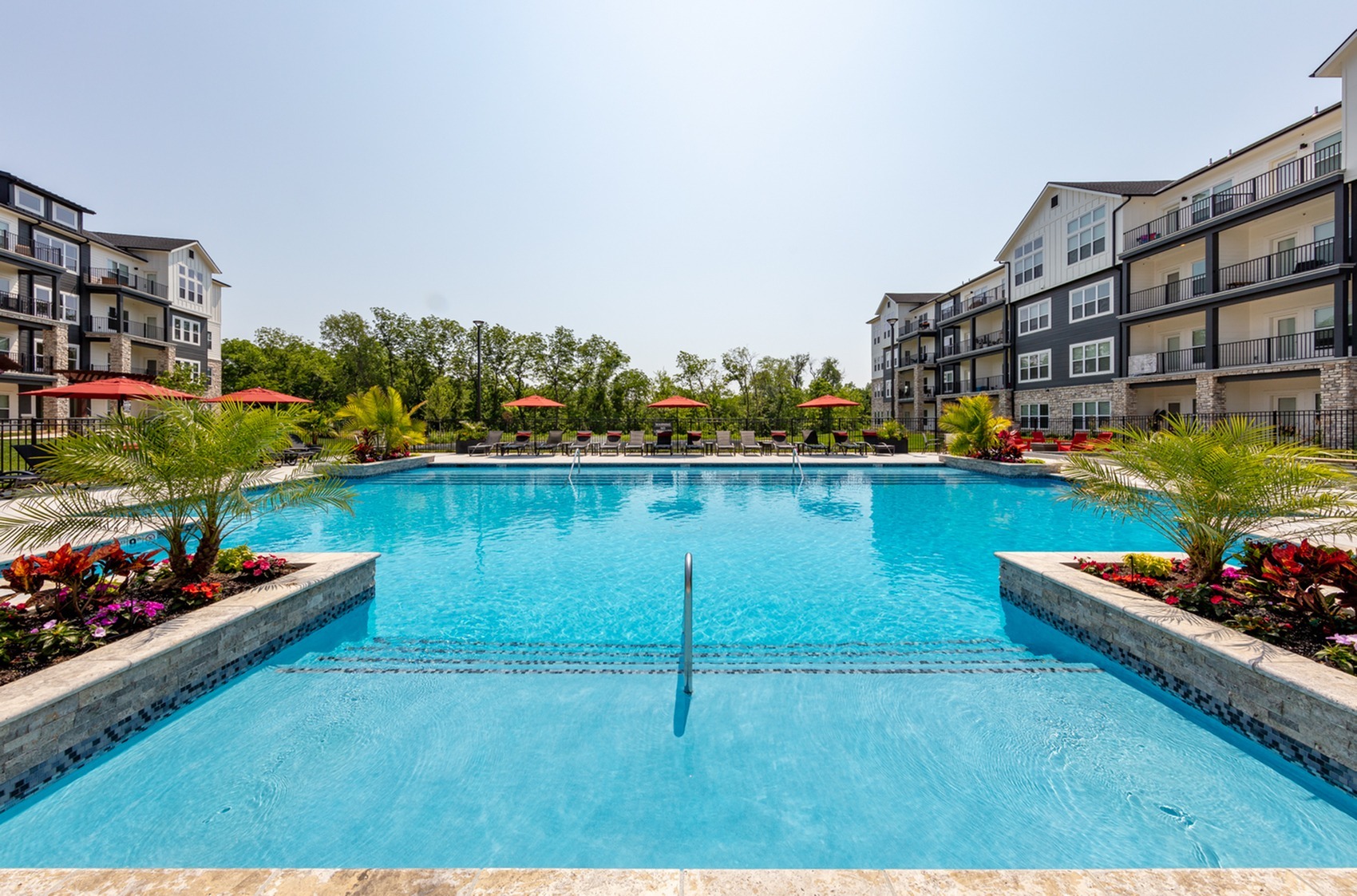 Photos & Tour ENCORE Apartment Homes Luxury Apartments in Belton, MO