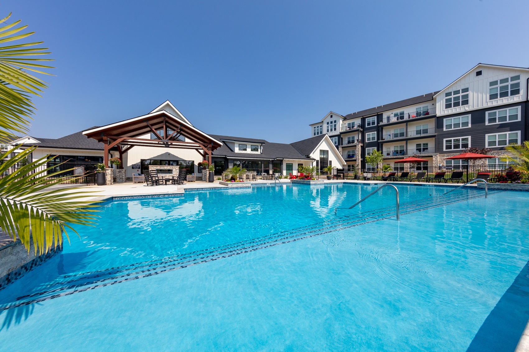 Photos & Tour ENCORE Apartment Homes Luxury Apartments in Belton, MO