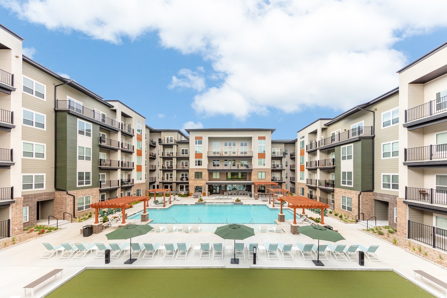 Photos The Chadwick Apartments in Shawnee, Kansas