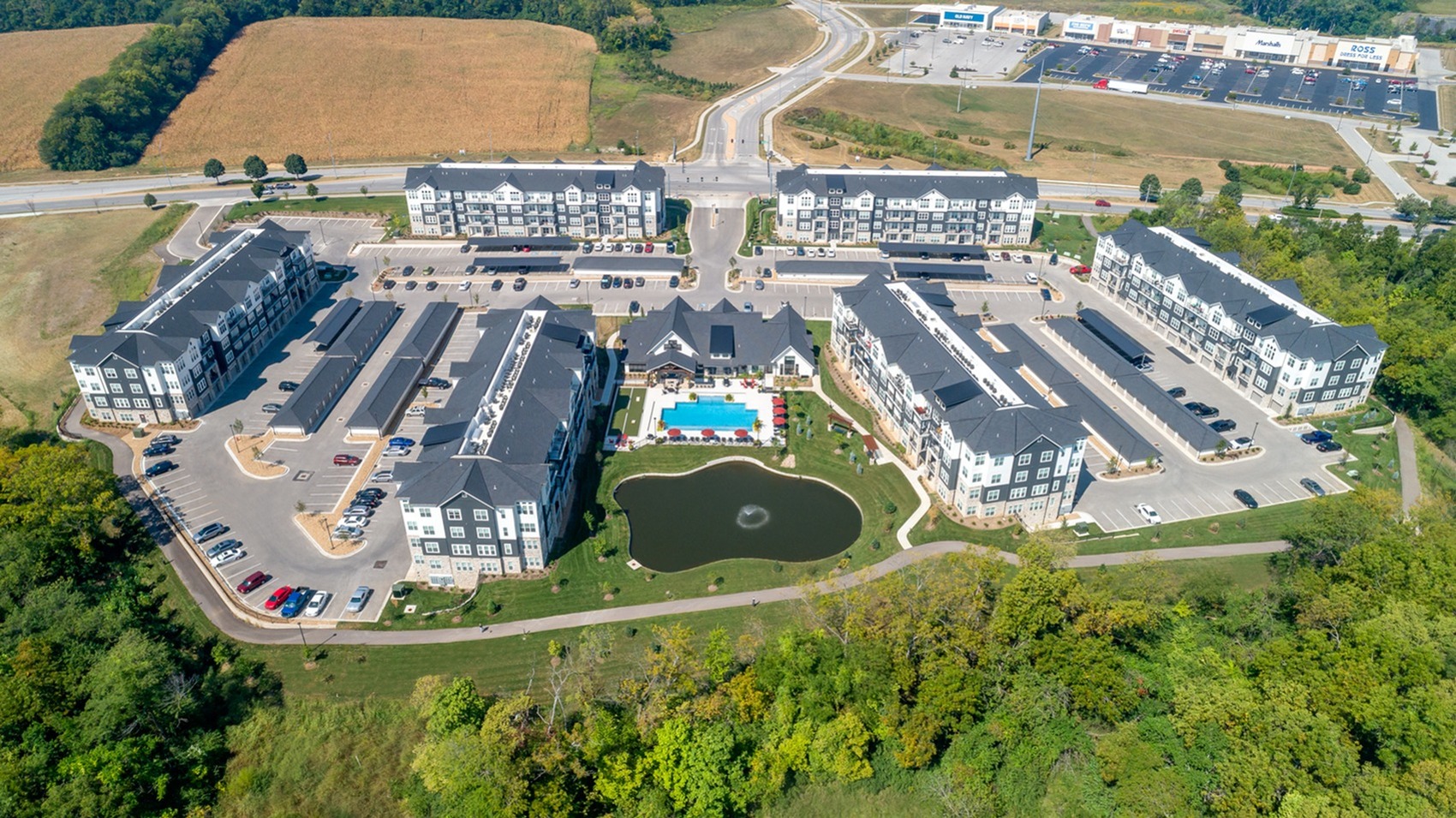 Photos & Tour ENCORE Apartment Homes Luxury Apartments in Belton, MO