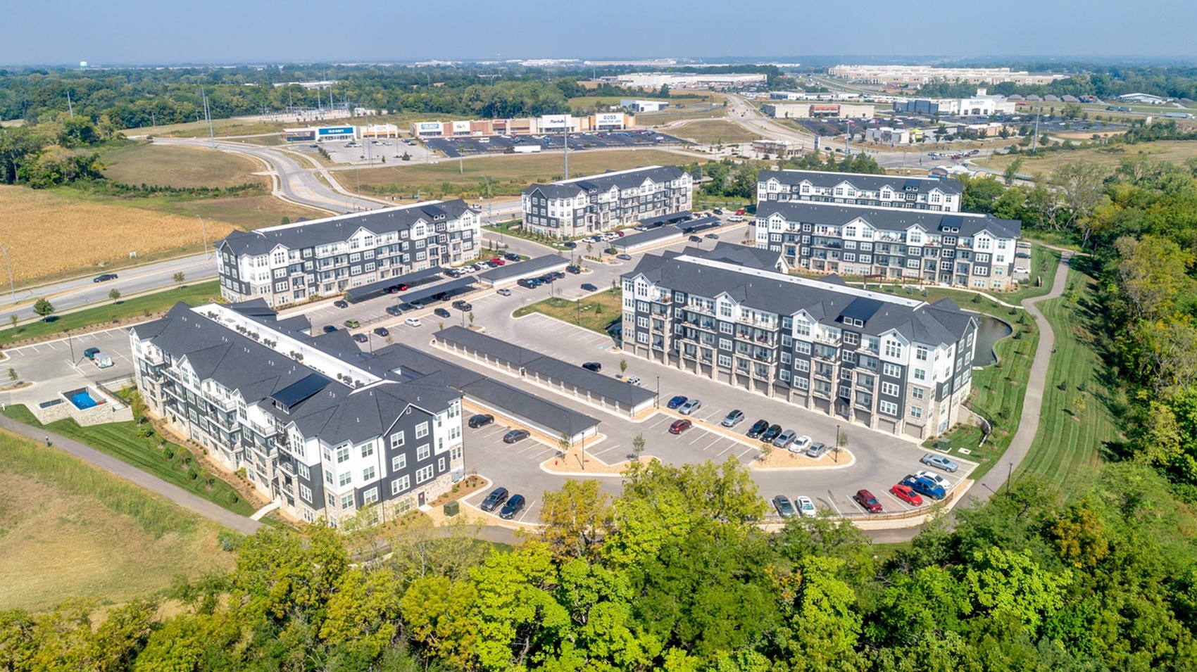 Photos & Tour ENCORE Apartment Homes Luxury Apartments in Belton, MO