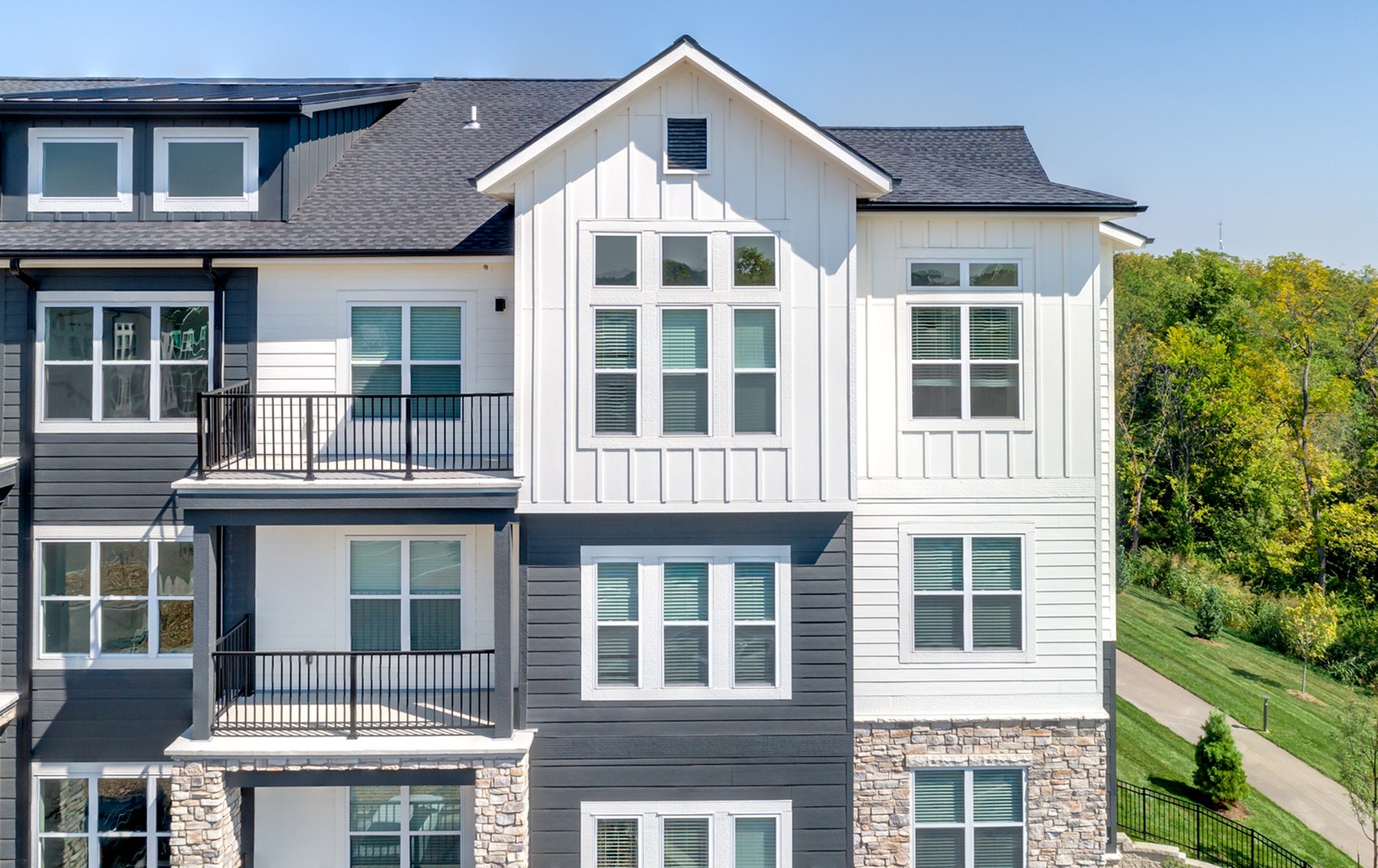 Photos & Tour ENCORE Apartment Homes Luxury Apartments in Belton, MO