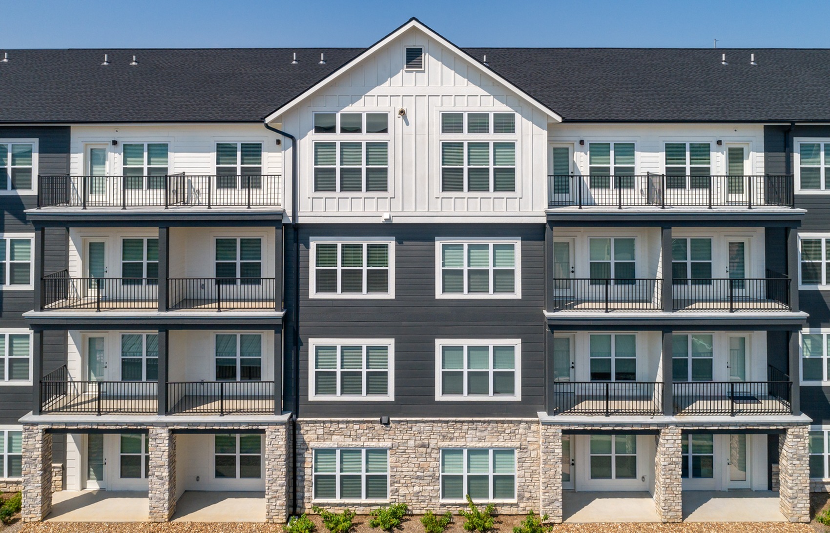 Photos & Tour ENCORE Apartment Homes Luxury Apartments in Belton, MO