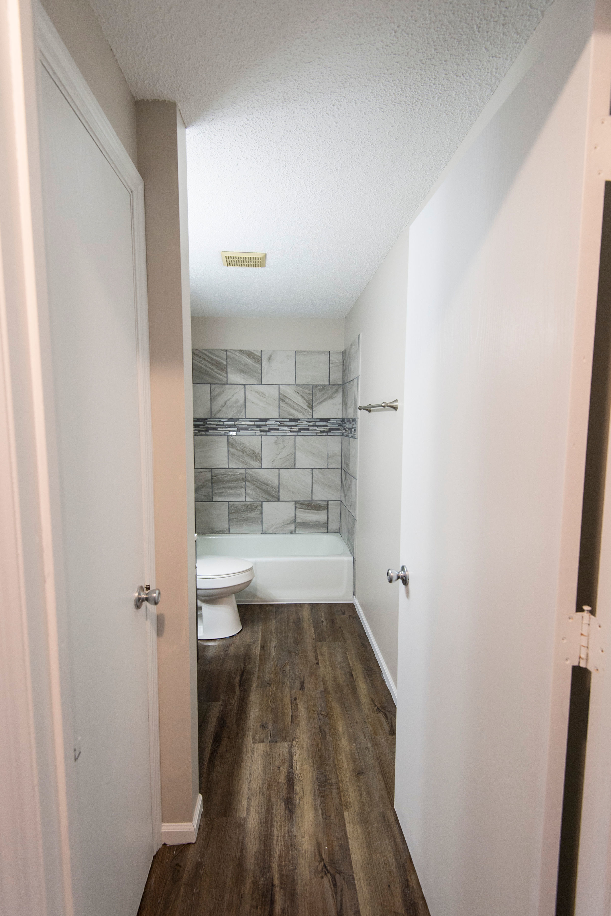 View Photos Brentwood Park Apartments