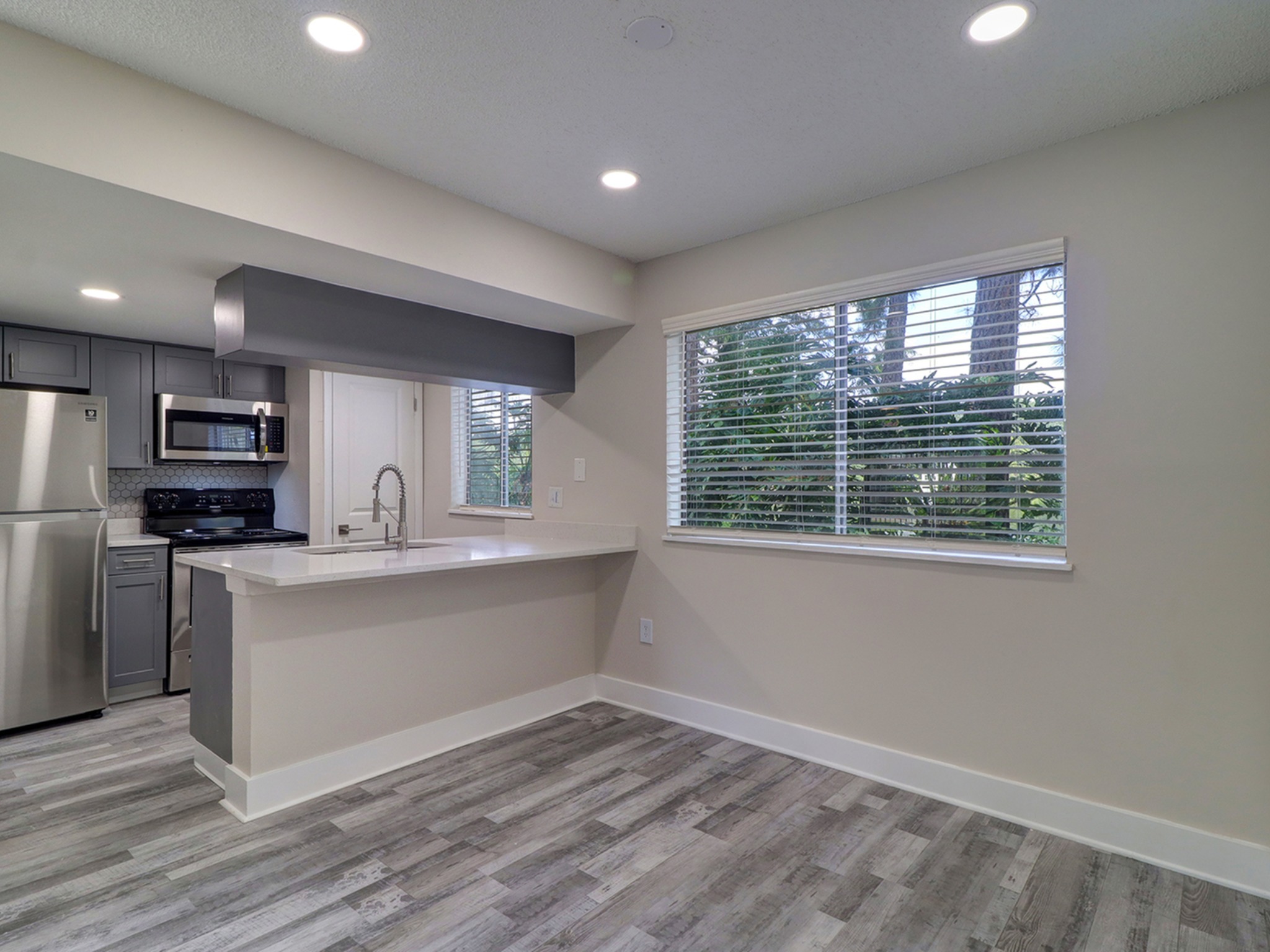 View Photos & Take A Virtual Tour | The River Pointe Apartments