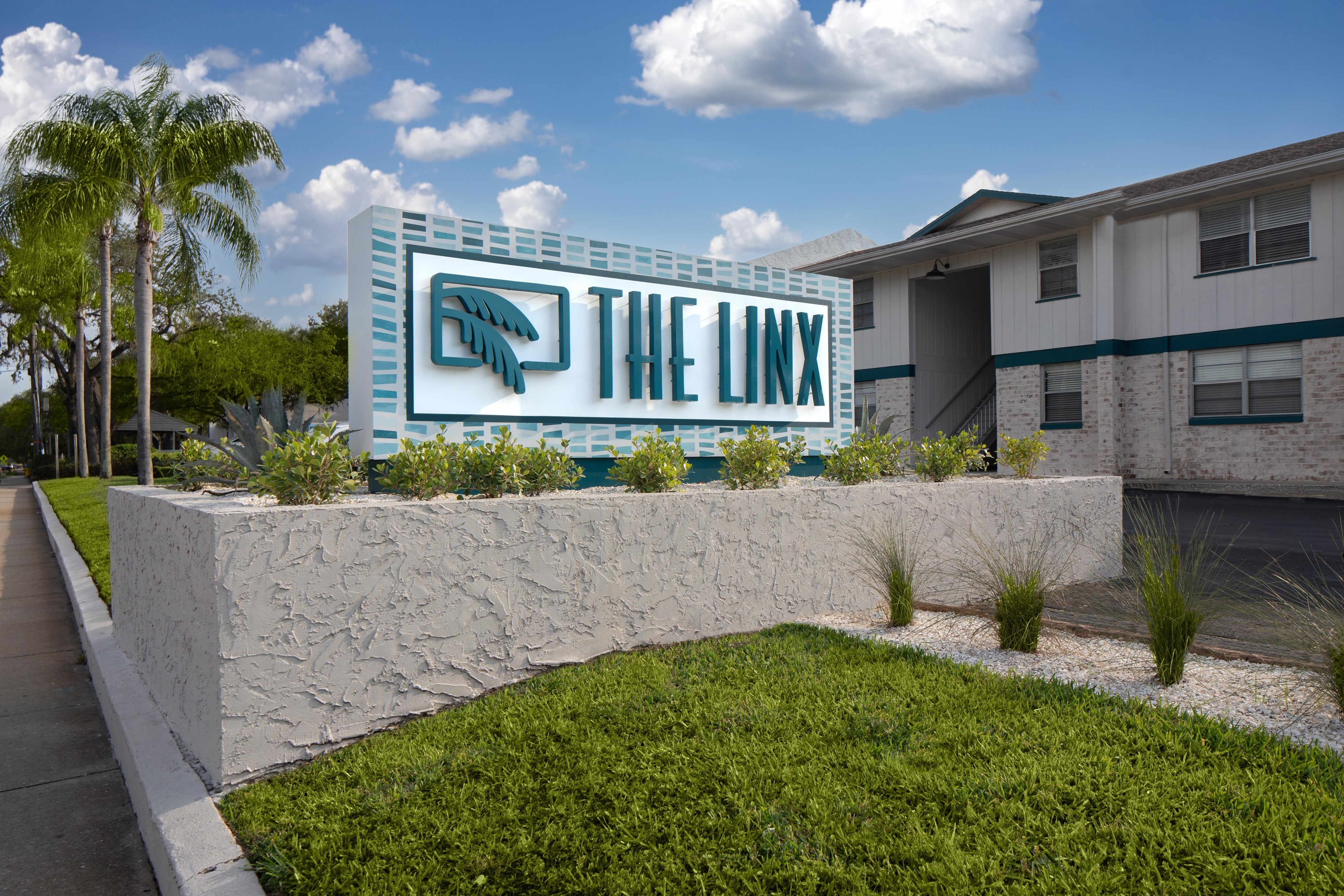 View Photos & Take A Virtual Tour | The Linx Apartments, LLC