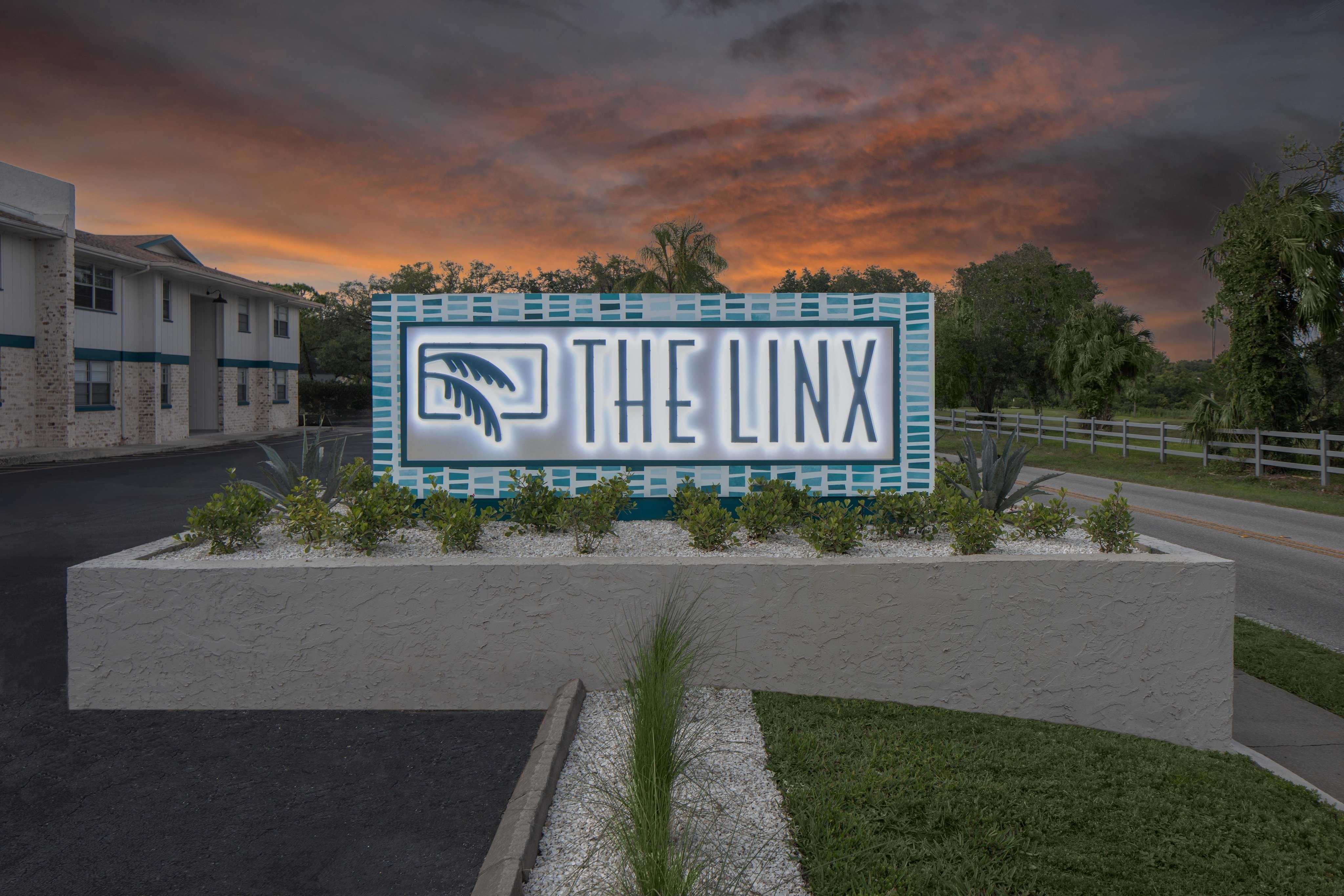 View Photos & Take A Virtual Tour | The Linx Apartments, LLC