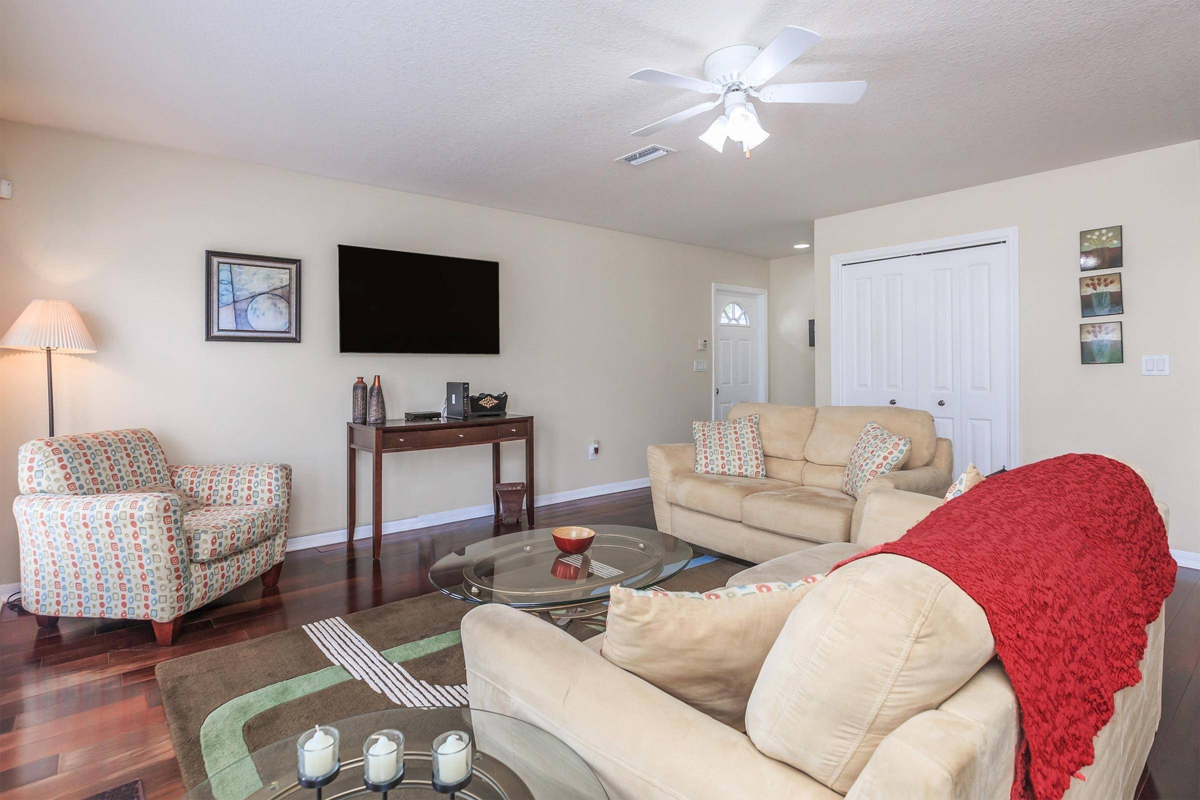 View Photos Pilars Harbour