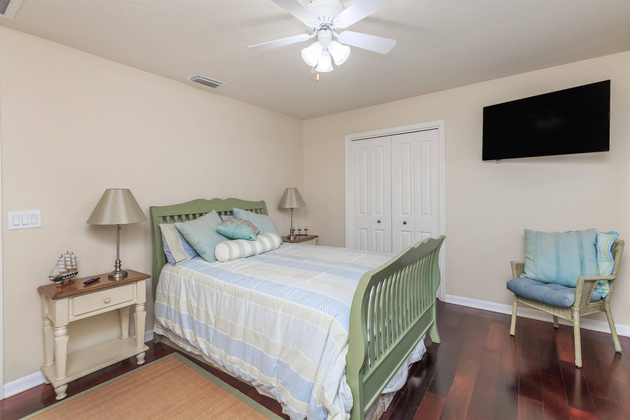 View Photos Pilars Harbour