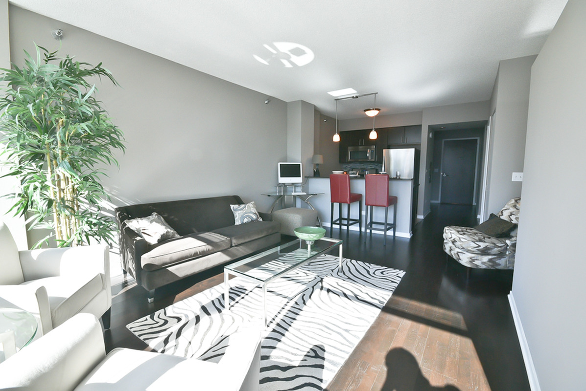 Luxurious Kitchen | The Streeter Luxury Apartments