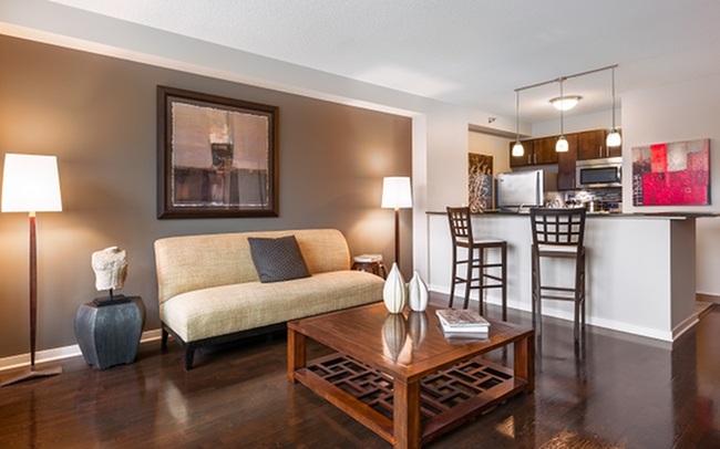 Luxurious Dining Room | The Streeter Luxury Apartments