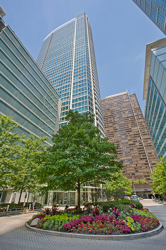 Apartment Complex | The Streeter Luxury Apartments