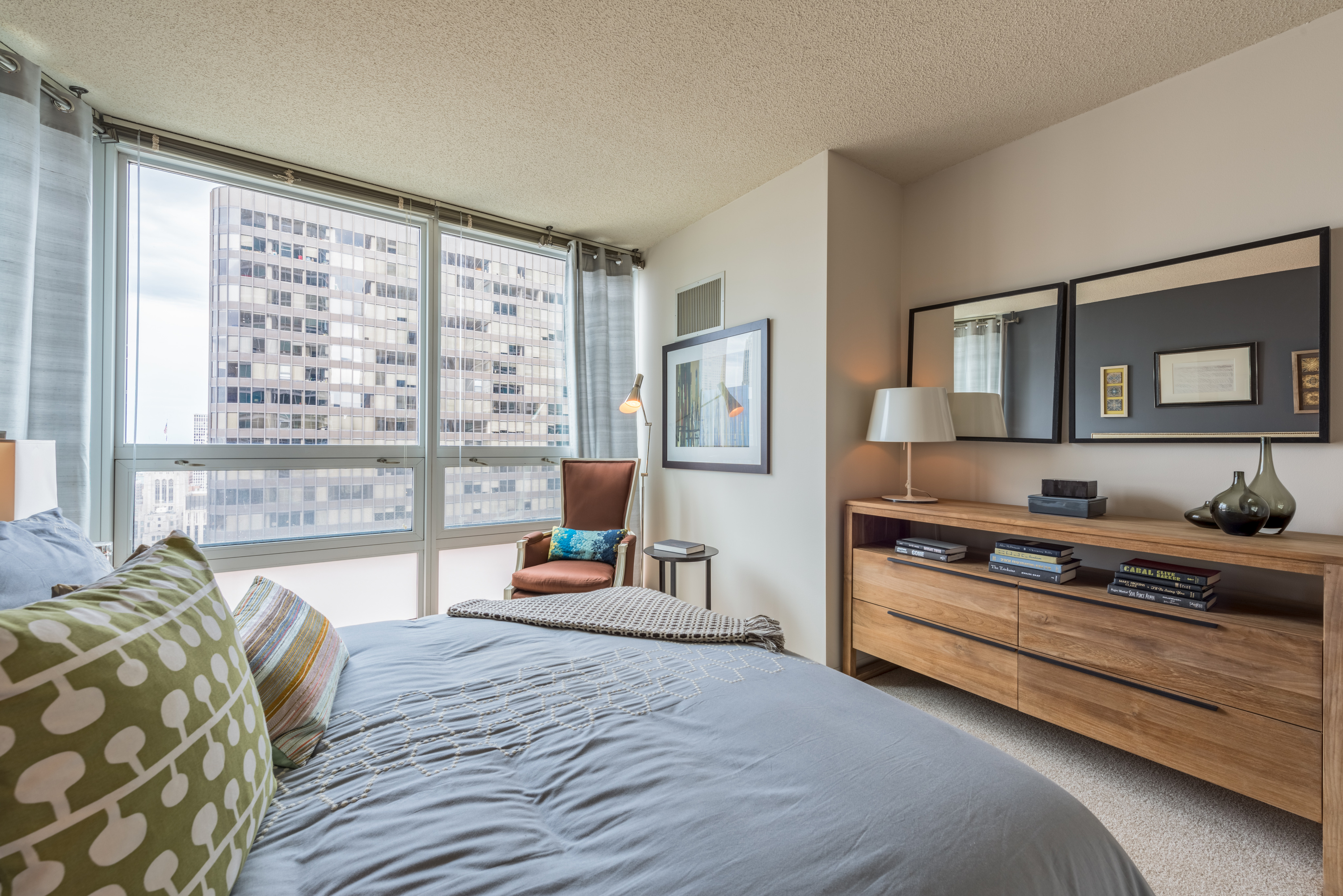 Elegant Master Bathroom | The Streeter Luxury Apartments