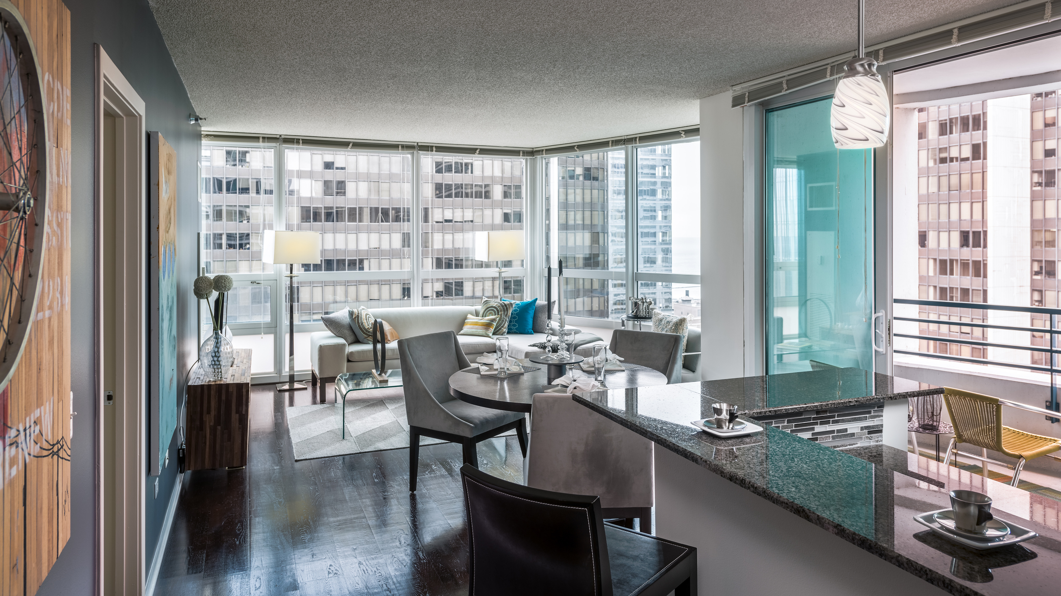 Spacious Living Area | The Streeter Luxury Apartments