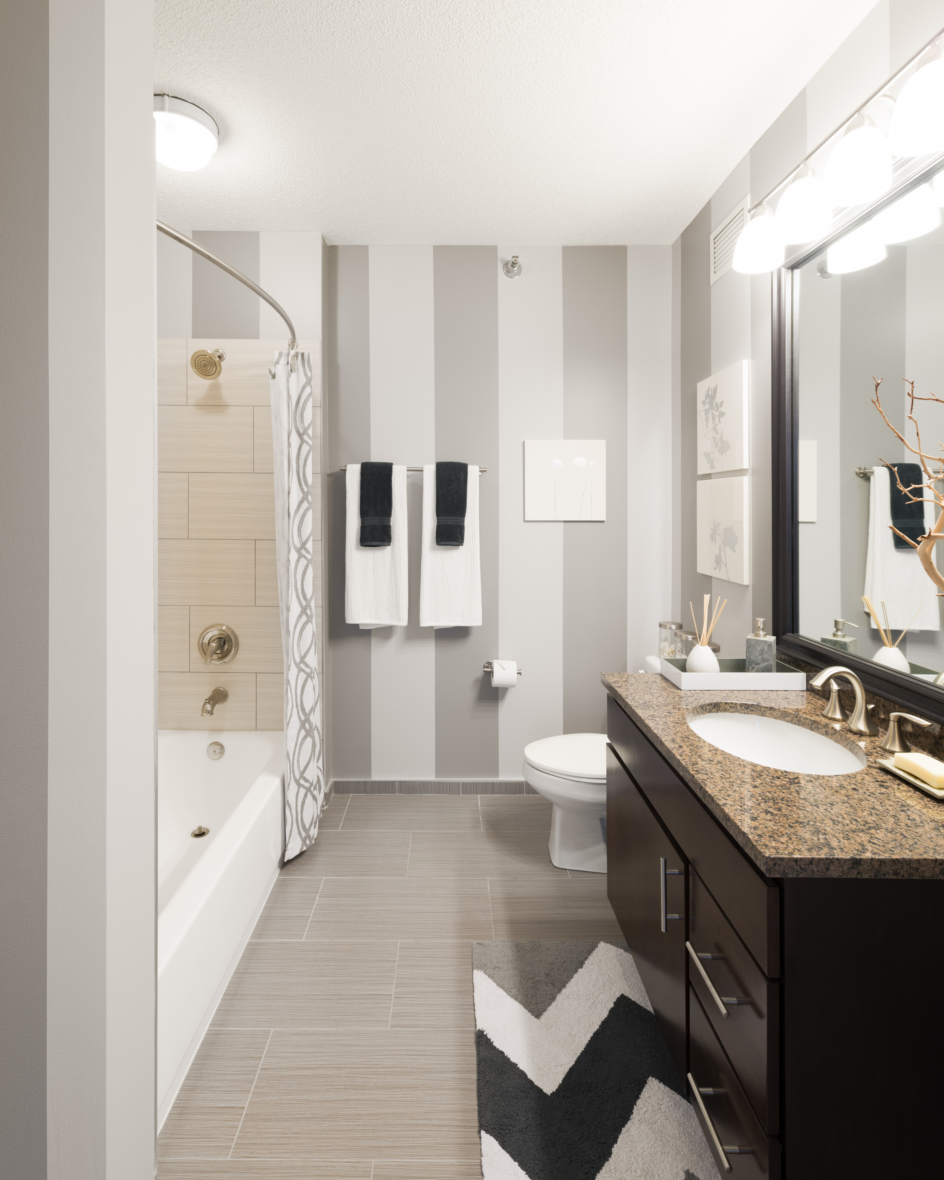 Elegant Bathroom | The Streeter Luxury Apartments