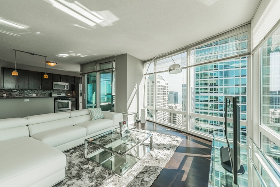 Elegant Living Room | The Streeter Luxury Apartments