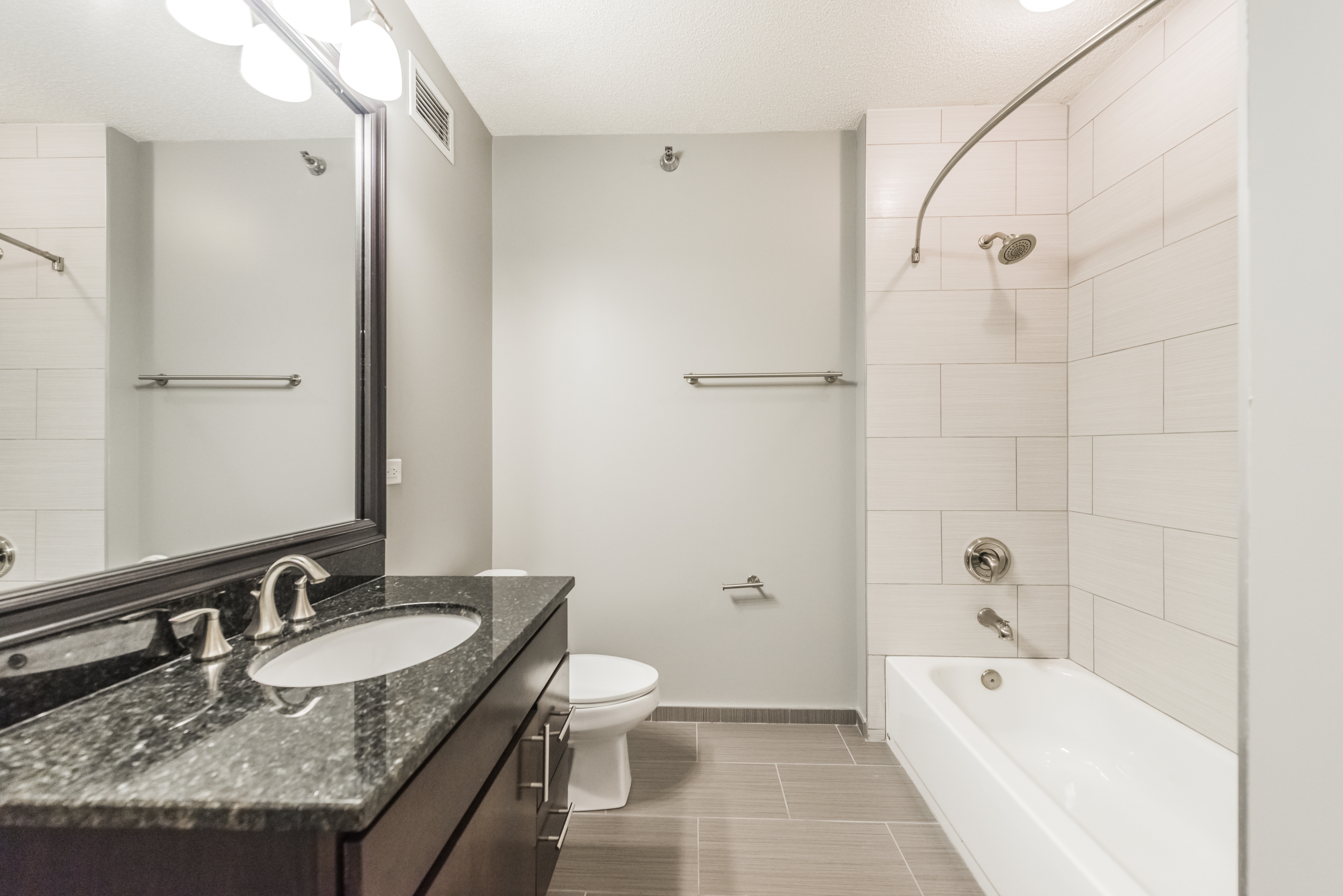 Elegant Bathroom | The Streeter Luxury Apartments