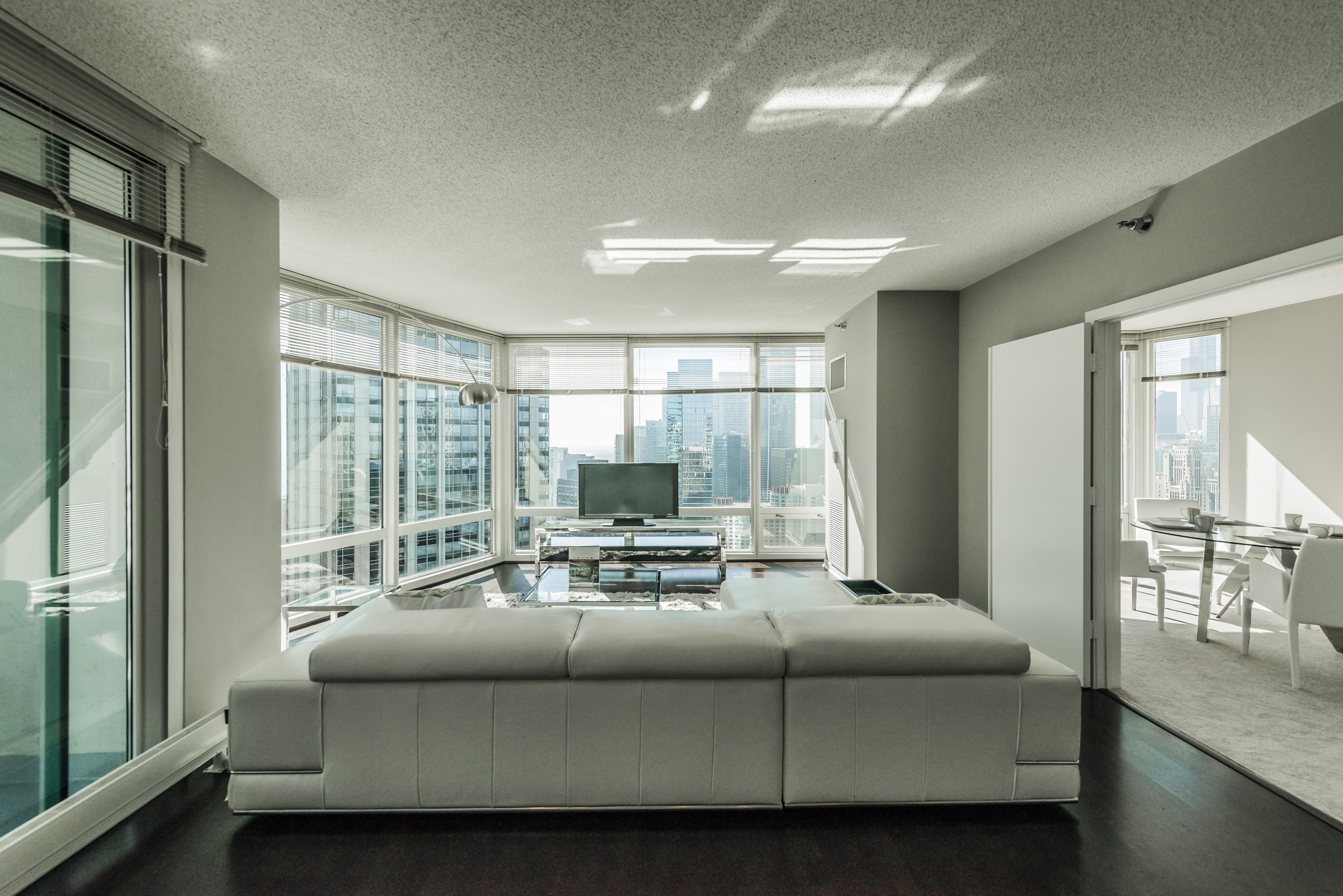 Luxurious Living Area | The Streeter Luxury Apartments