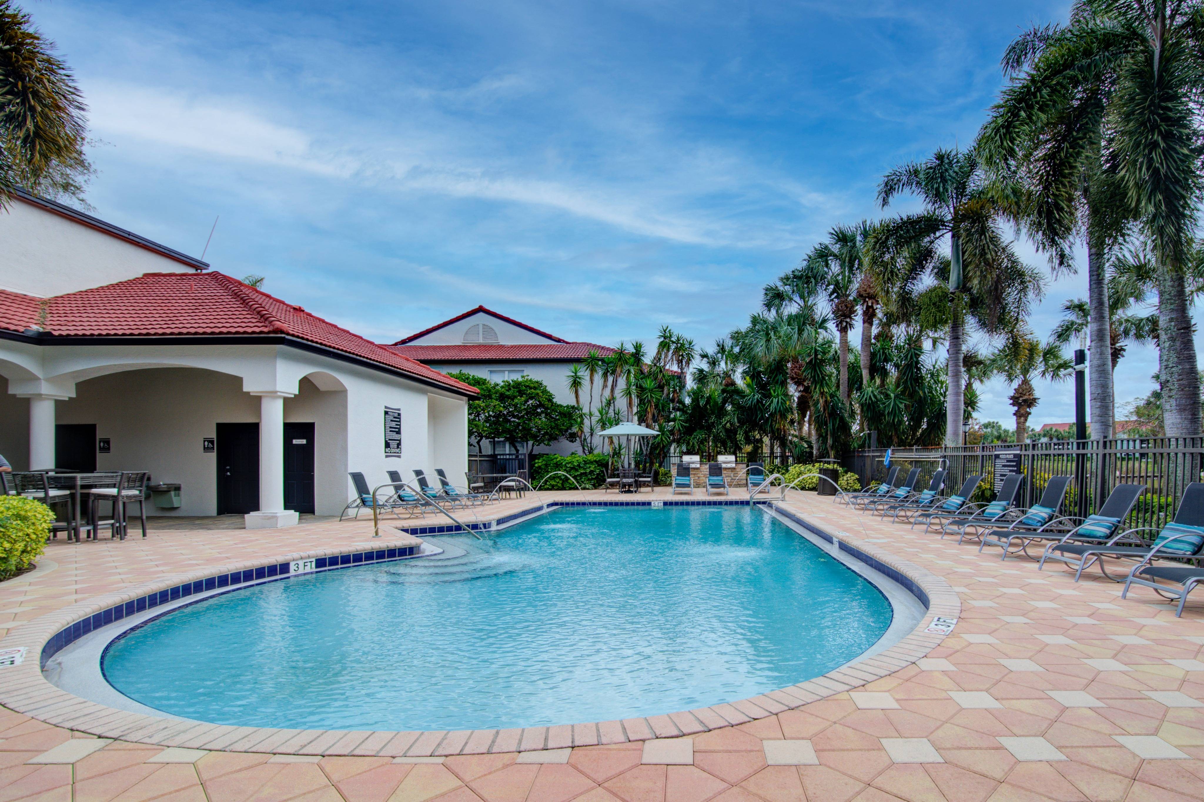 Photos Palm Beach Garden Apartments For Rent Mira Flores